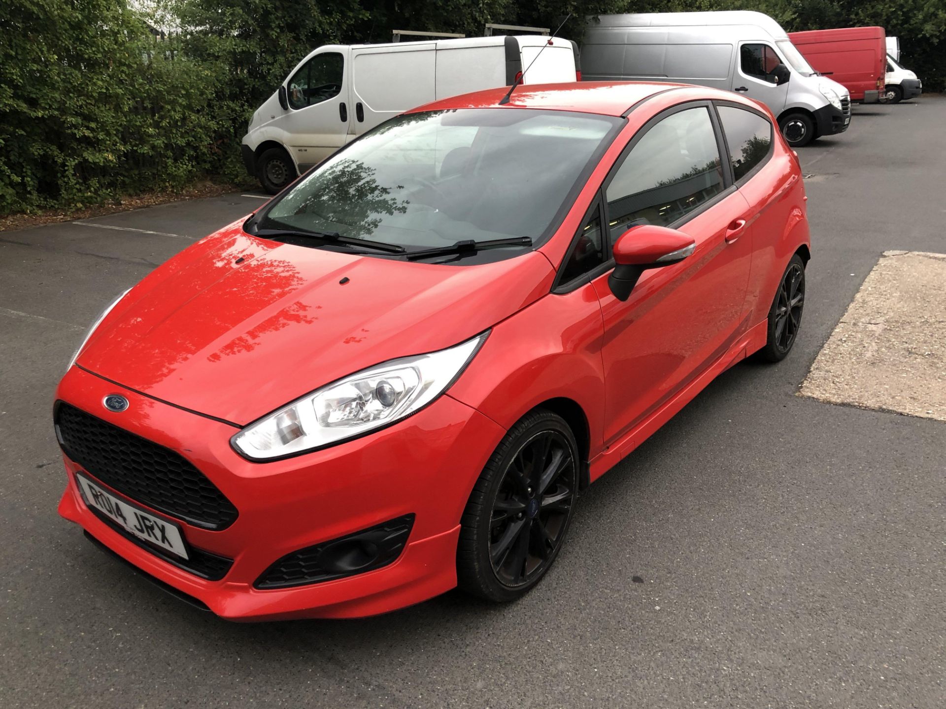 2014 FORD FIESTA ZETEC S RED HATCHBACK *NO VAT* - Image 3 of 14