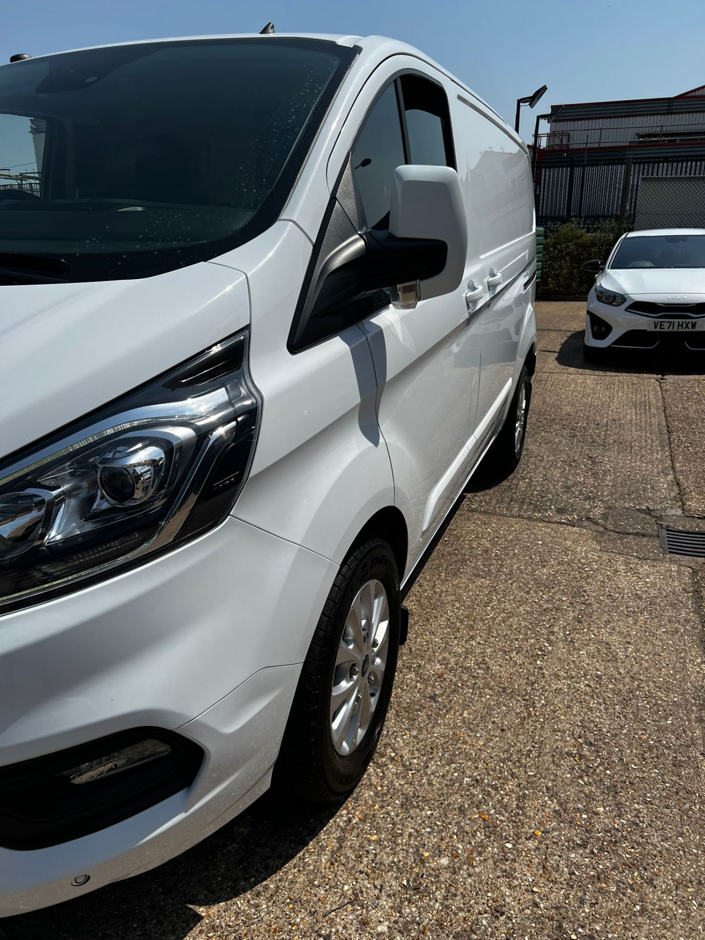 2018/68 FORD TRANSIT CUSTOM 280 LIMITED WHITE PANEL VAN *PLUS VAT* - Image 3 of 22