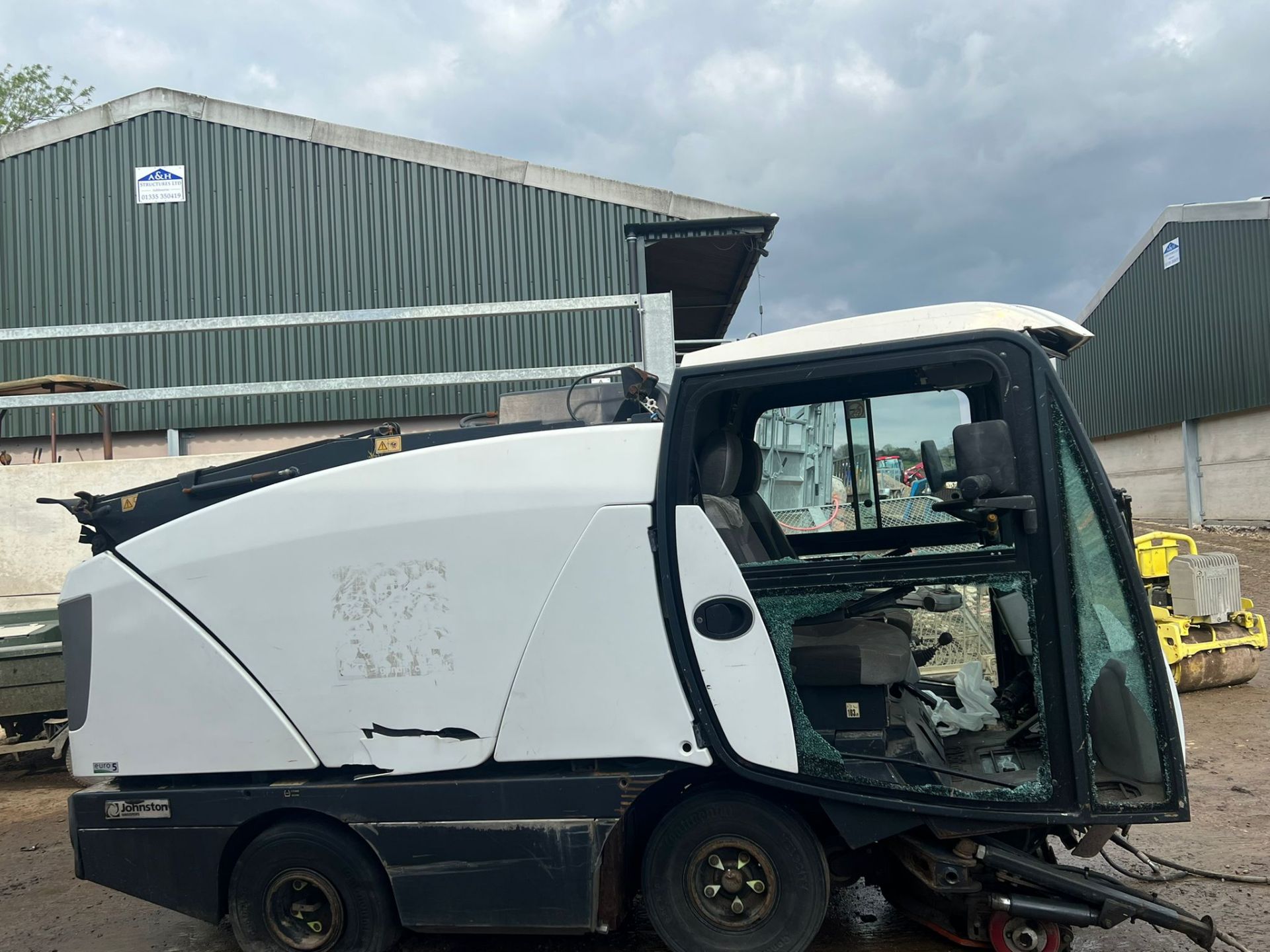 2013 JOHNSTON ROAD SWEEPER, YEAR 2013 *PLUS VAT* - Image 4 of 11