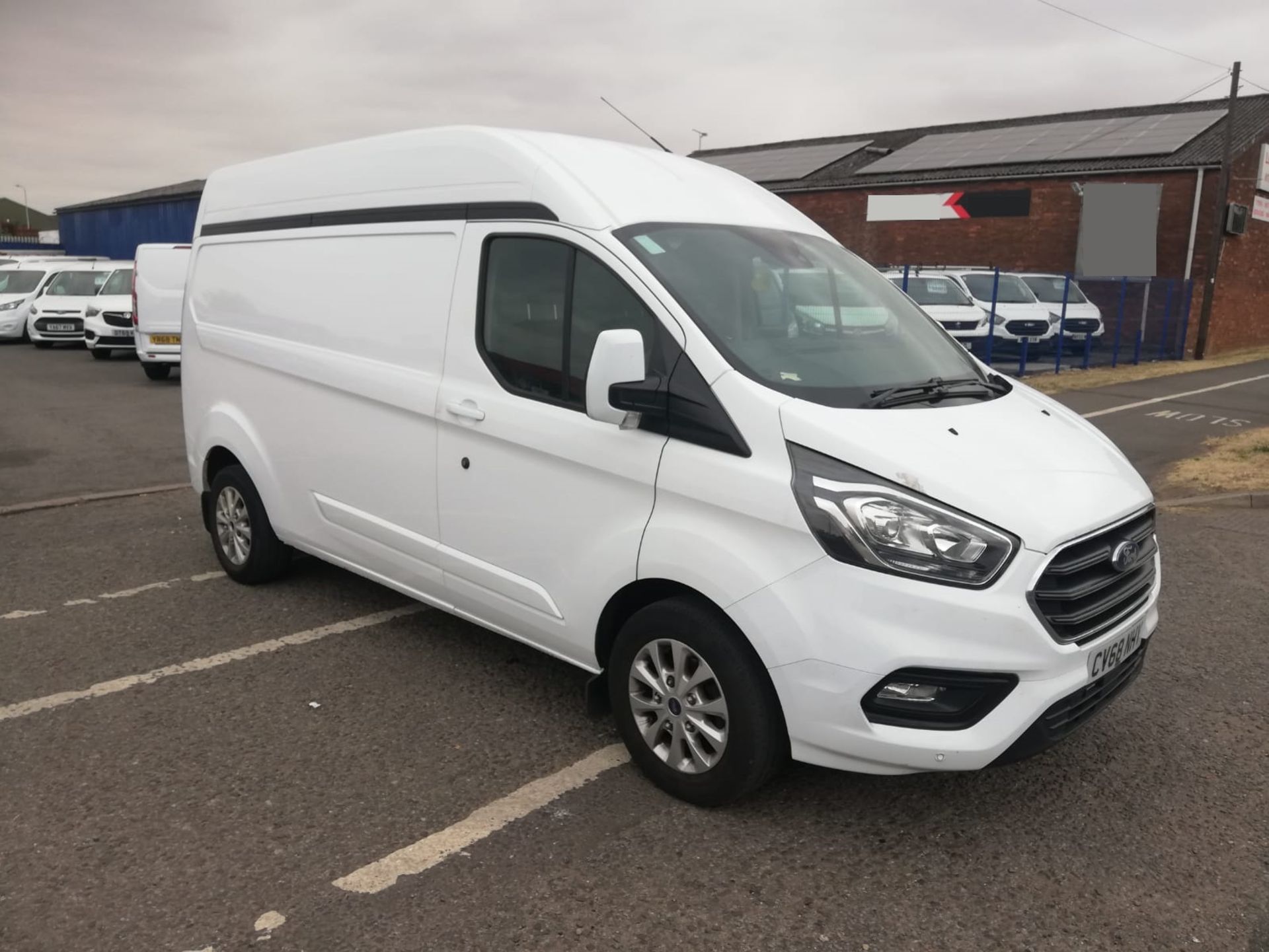 2018/68 FORD TRANSIT CUSTOM 300 LIMITED WHITE PANEL VAN *PLUS VAT* - Image 3 of 10