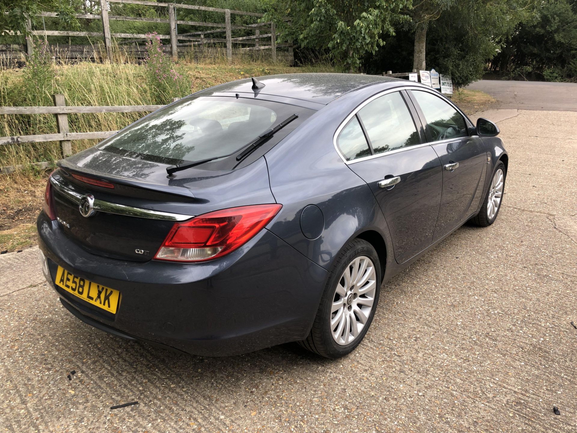 2009/58 VAUXHALL INSIGNIA SE NAV 160 CDTI BLACK HATCHBACK *PLUS VAT* - Image 6 of 15