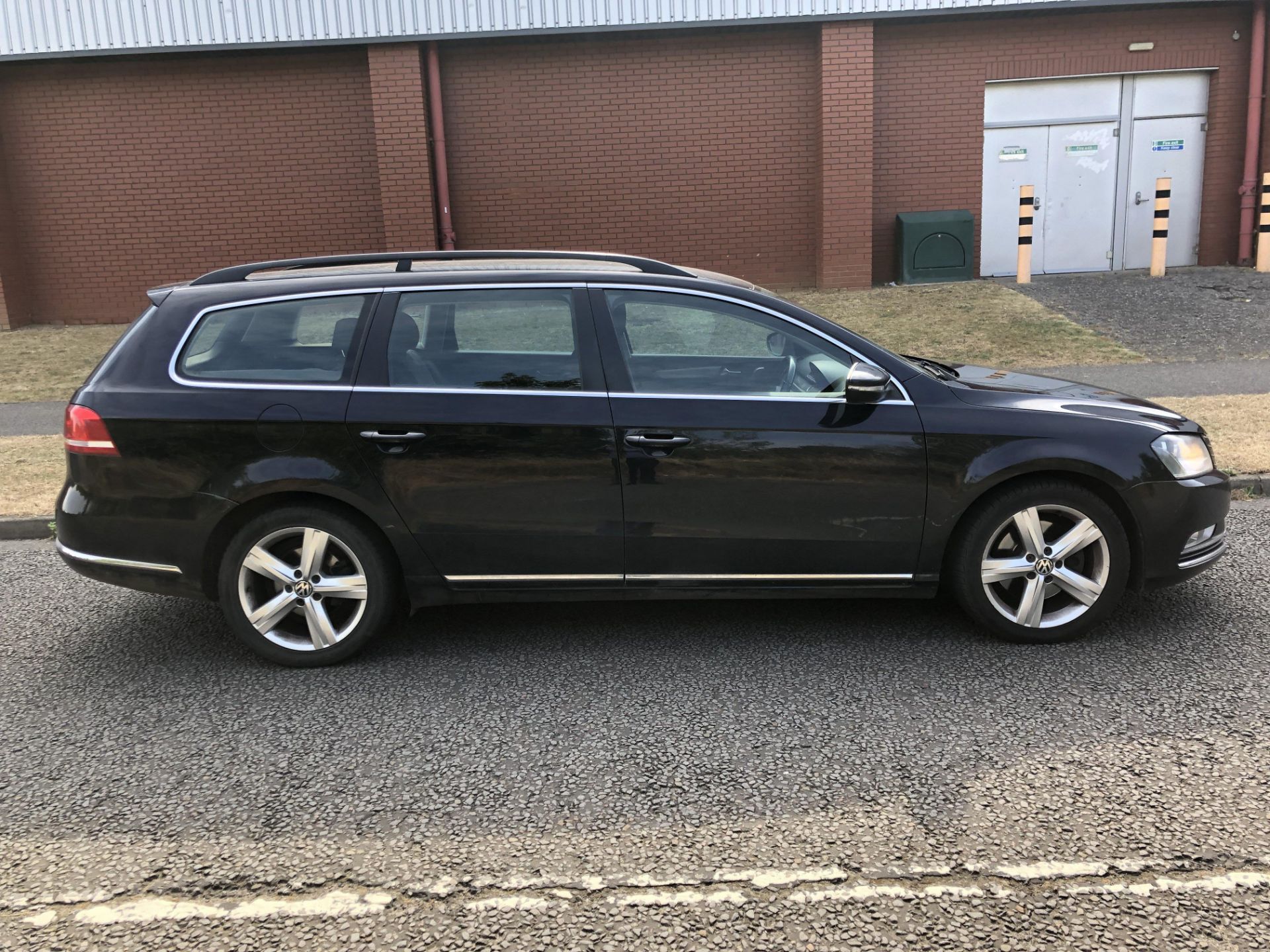 2011 VOLKSWAGEN PASSAT SE BLUEMOTION TECH TDI BLACK ESTATE *NO VAT* - Image 3 of 9