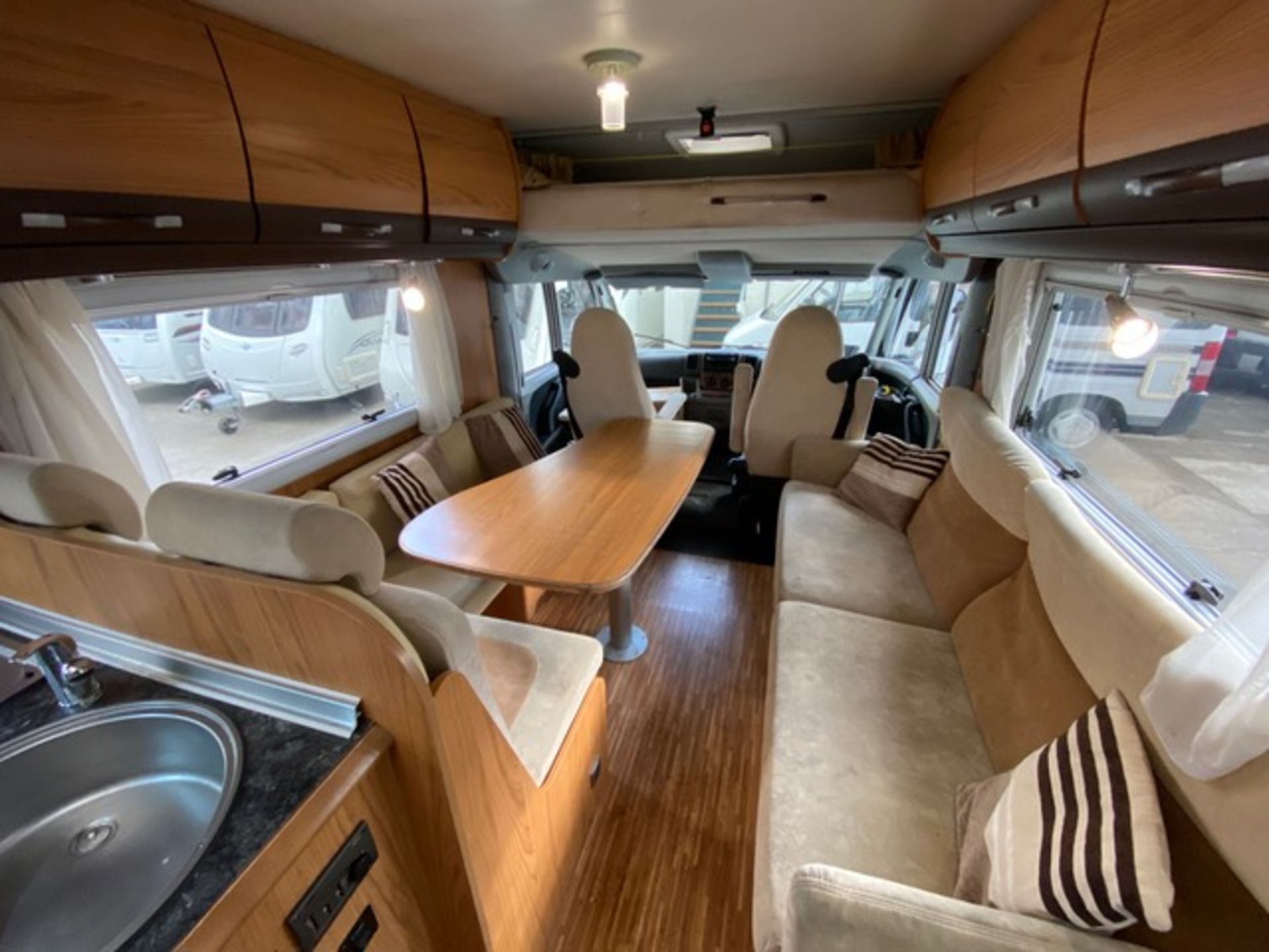 2008 BUSTNER ELEGANCE i821 6 BERTH MOTORHOME, 49,560 MILES, SEMI AUTO *NO VAT* - Image 2 of 8