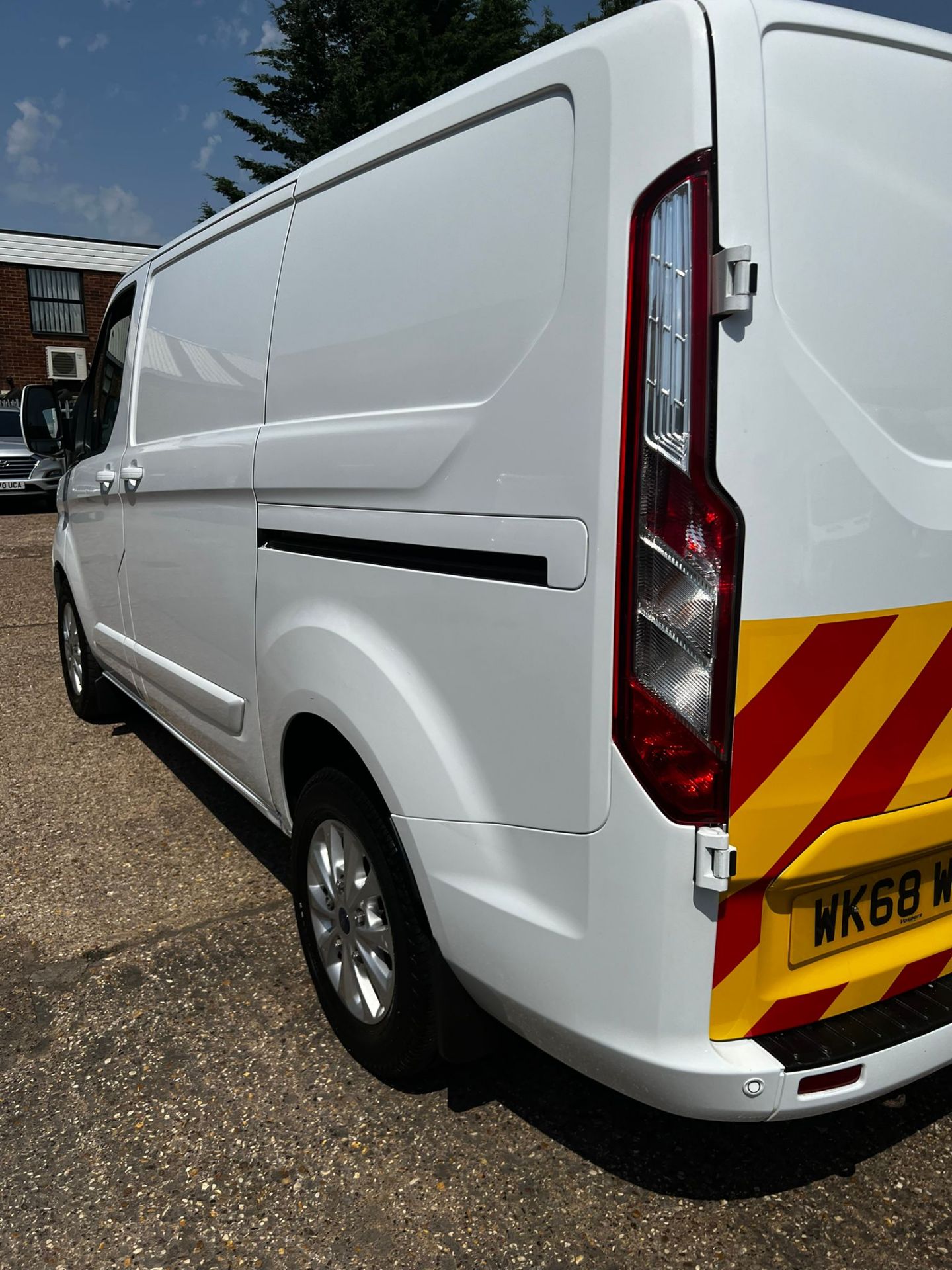 2018/68 FORD TRANSIT CUSTOM 280 LIMITED WHITE PANEL VAN *PLUS VAT* - Image 11 of 22