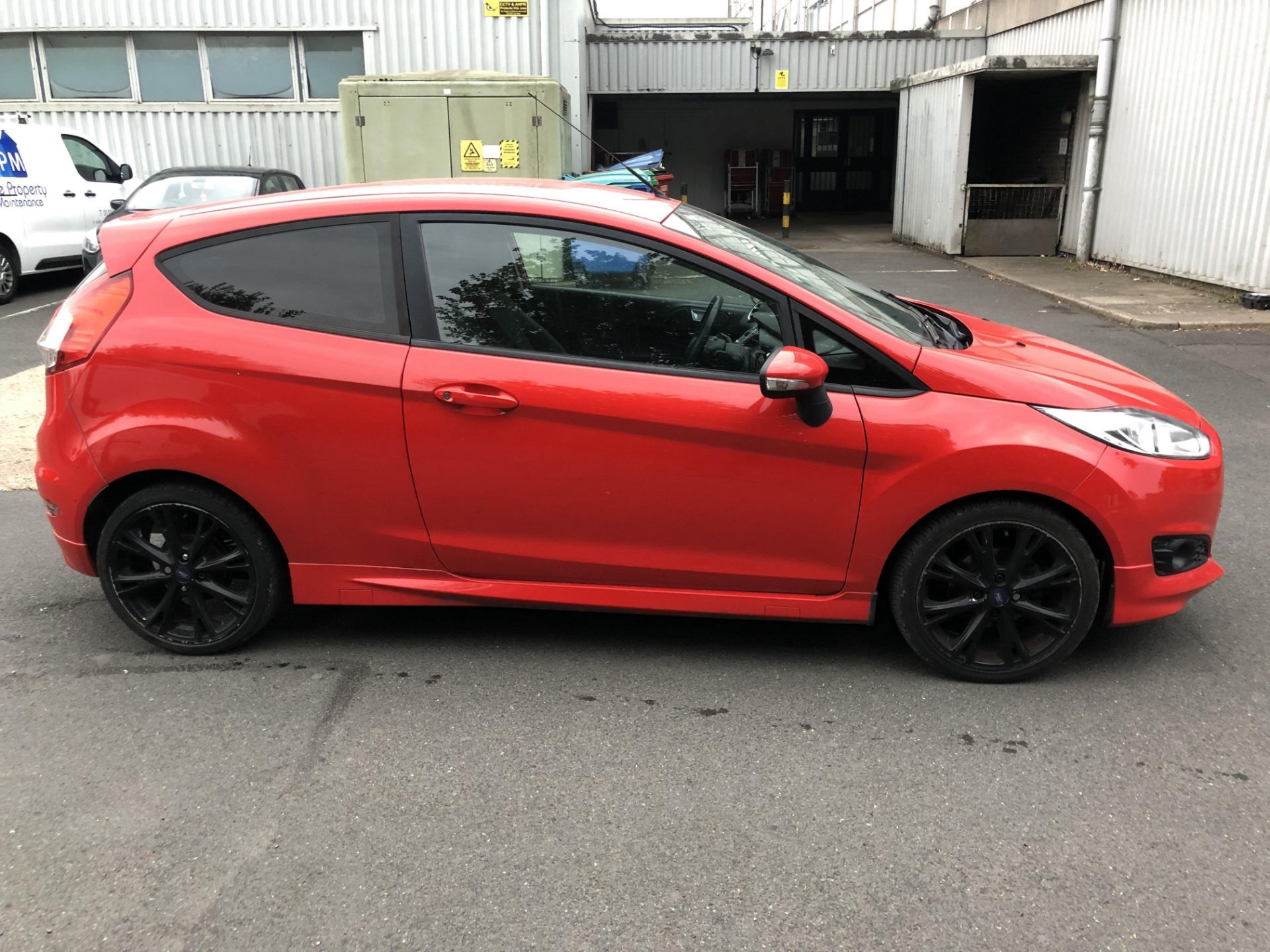 2014 FORD FIESTA ZETEC S RED HATCHBACK *NO VAT* - Image 4 of 14