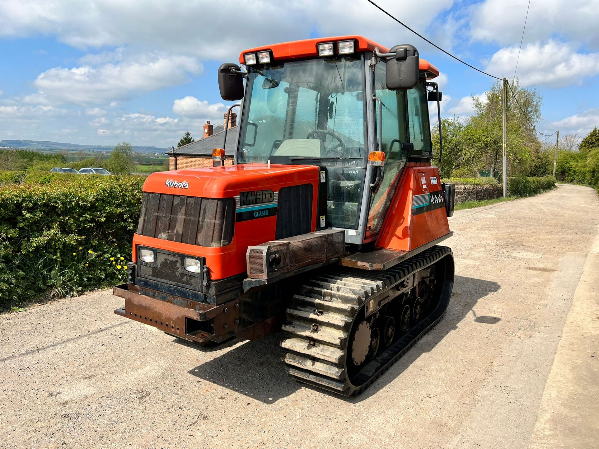 Kubota KM-90D Tracked Tractor, Runs And Drives, Showing A Low 1494 Hours! *PLUS VAT* - Image 2 of 20