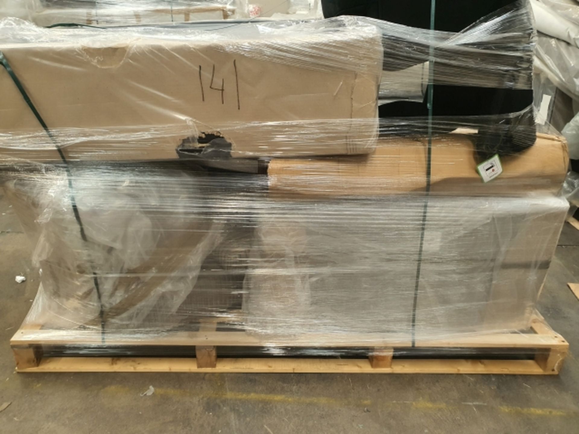 1 PALLET OF UNMAINFESTED MIX BULK FURNITURE CUSTOMER RETURNS, NO RESERVE *NO VAT*