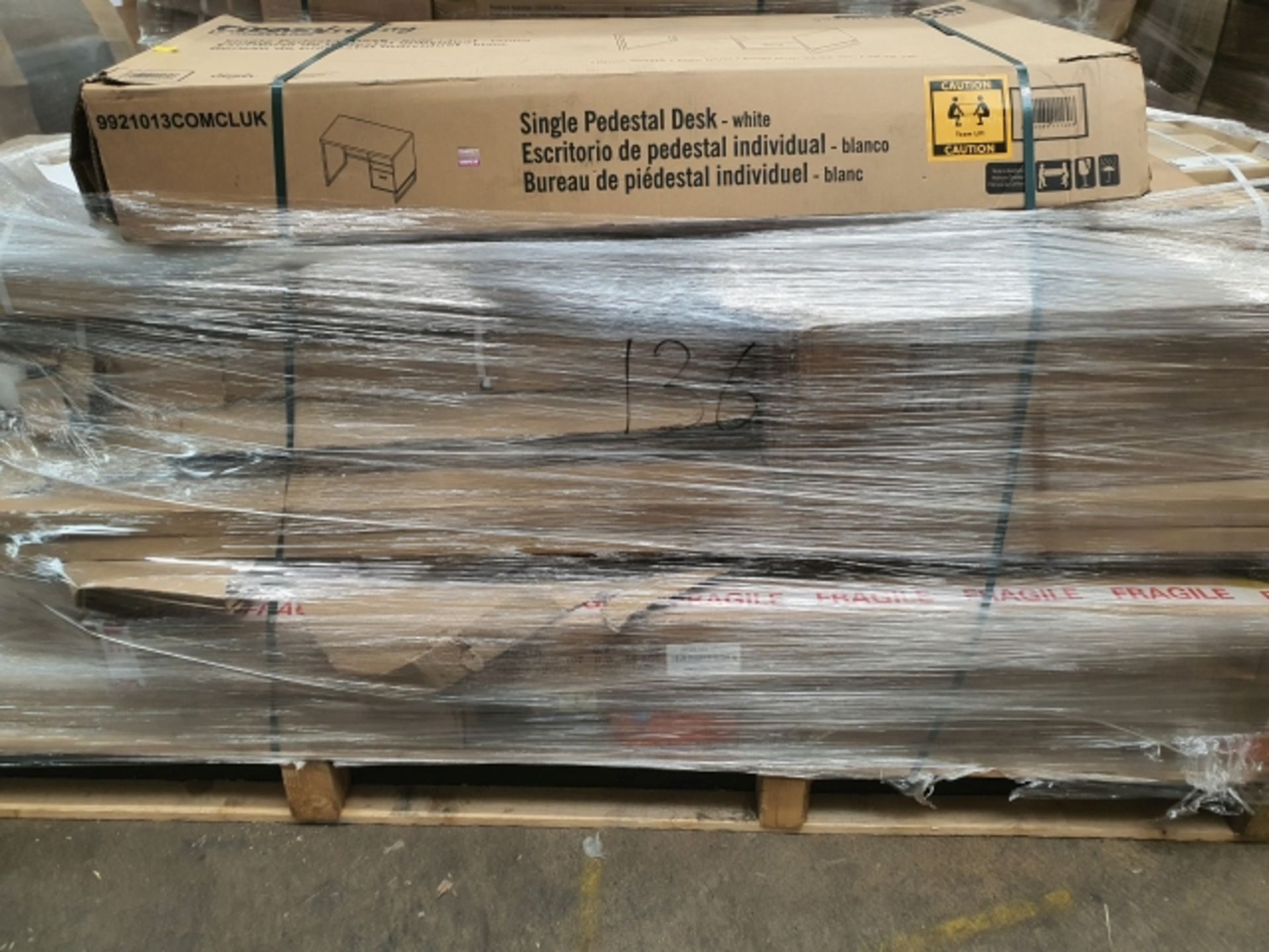 1 PALLET OF UNMAINFESTED MIX BULK FURNITURE CUSTOMER RETURNS, NO RESERVE *NO VAT*