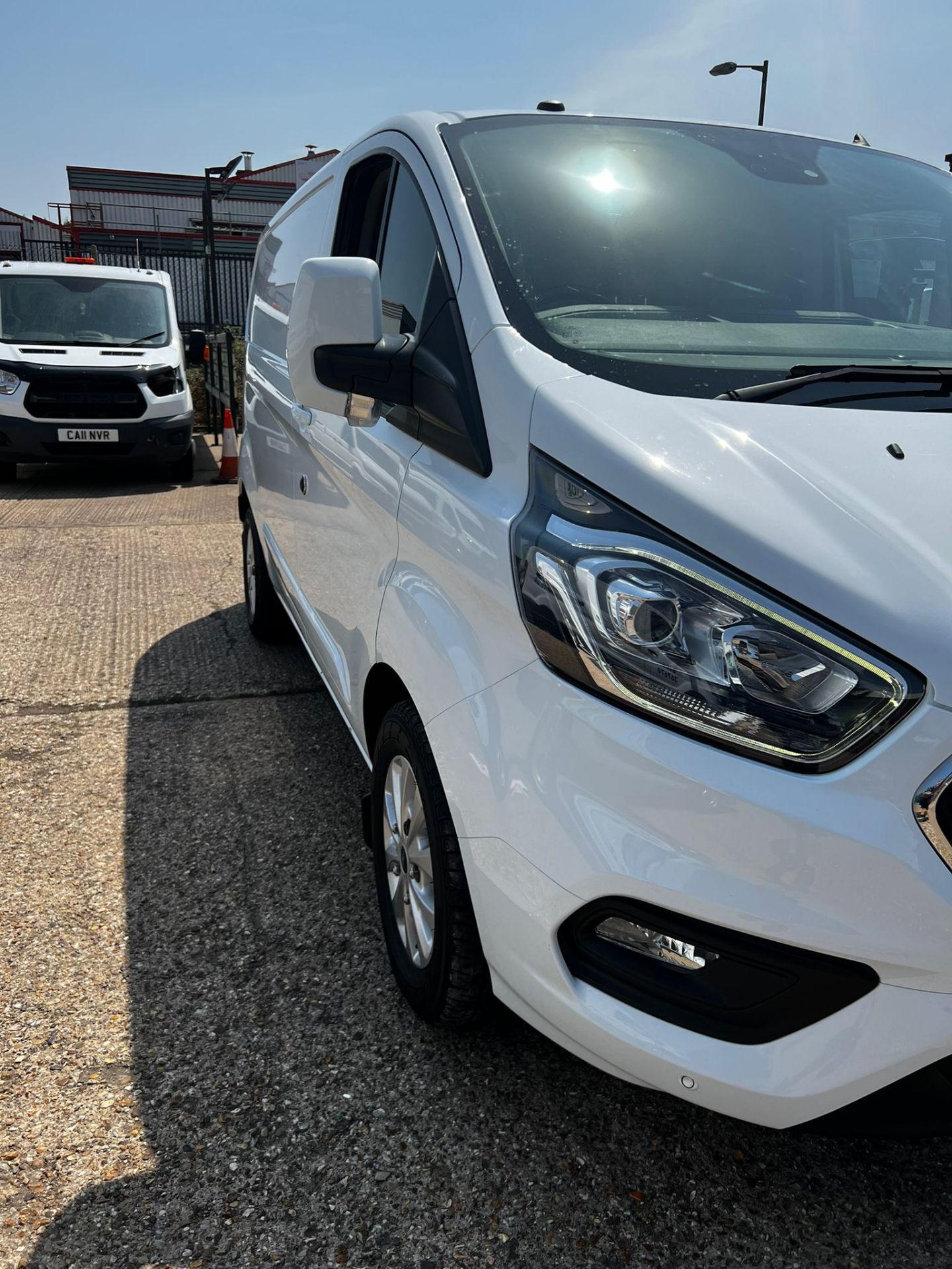 2018/68 FORD TRANSIT CUSTOM 280 LIMITED WHITE PANEL VAN *PLUS VAT* - Image 2 of 22