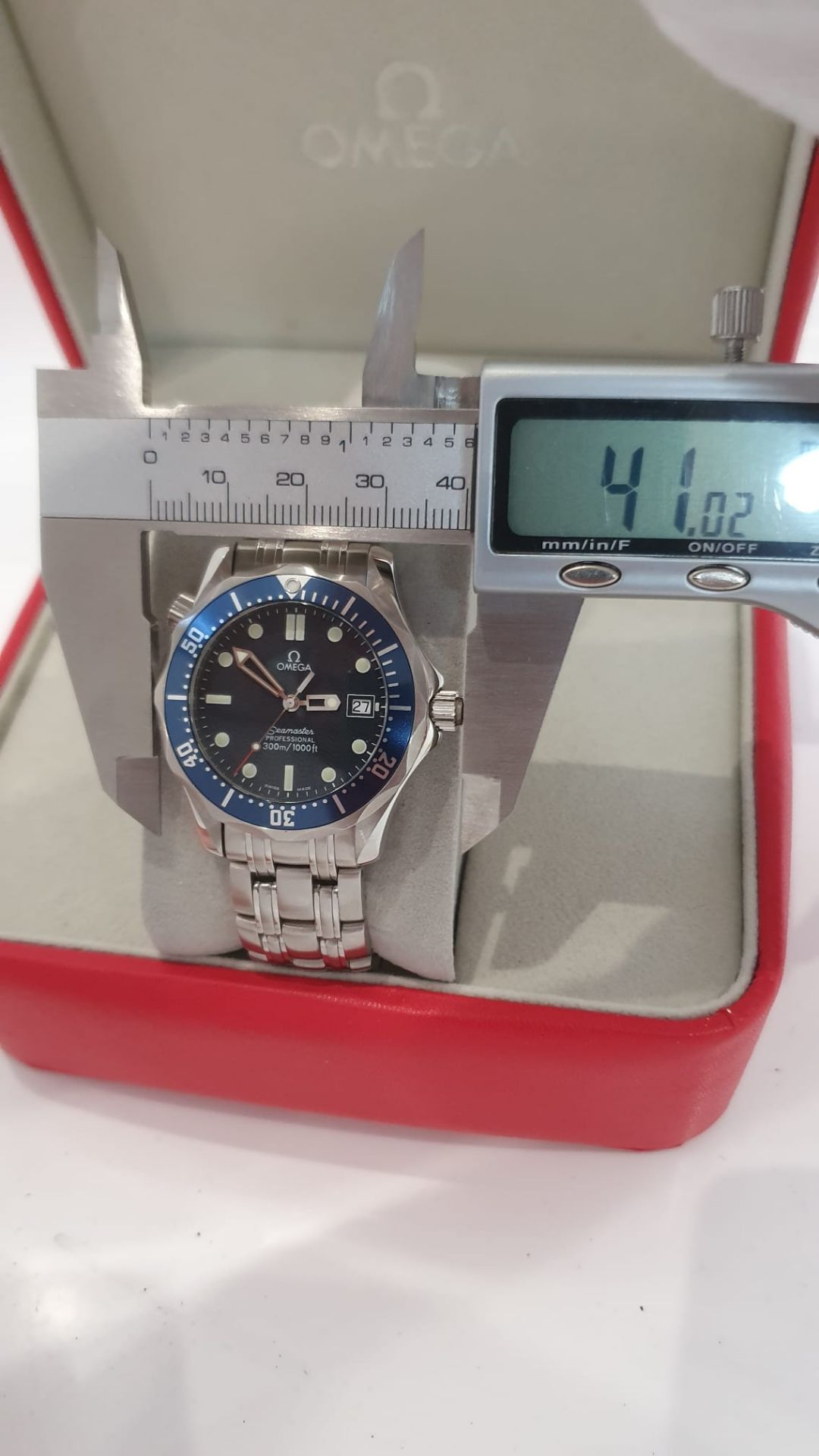 OMEGA SEAMASTER Professional 300m James Bond Navy Wave Dial NO VAT - Image 5 of 10