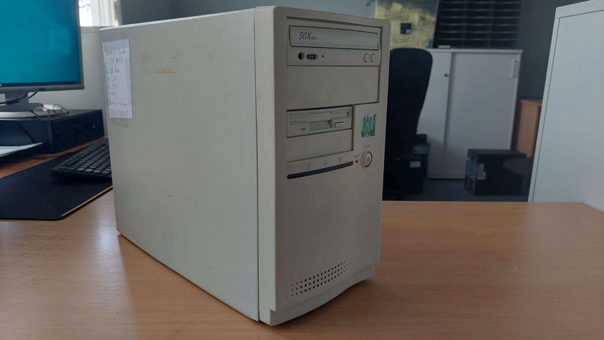Vintage Pentium 2 PC (1997), Potential Restoration Project *NO VAT* - Image 2 of 12