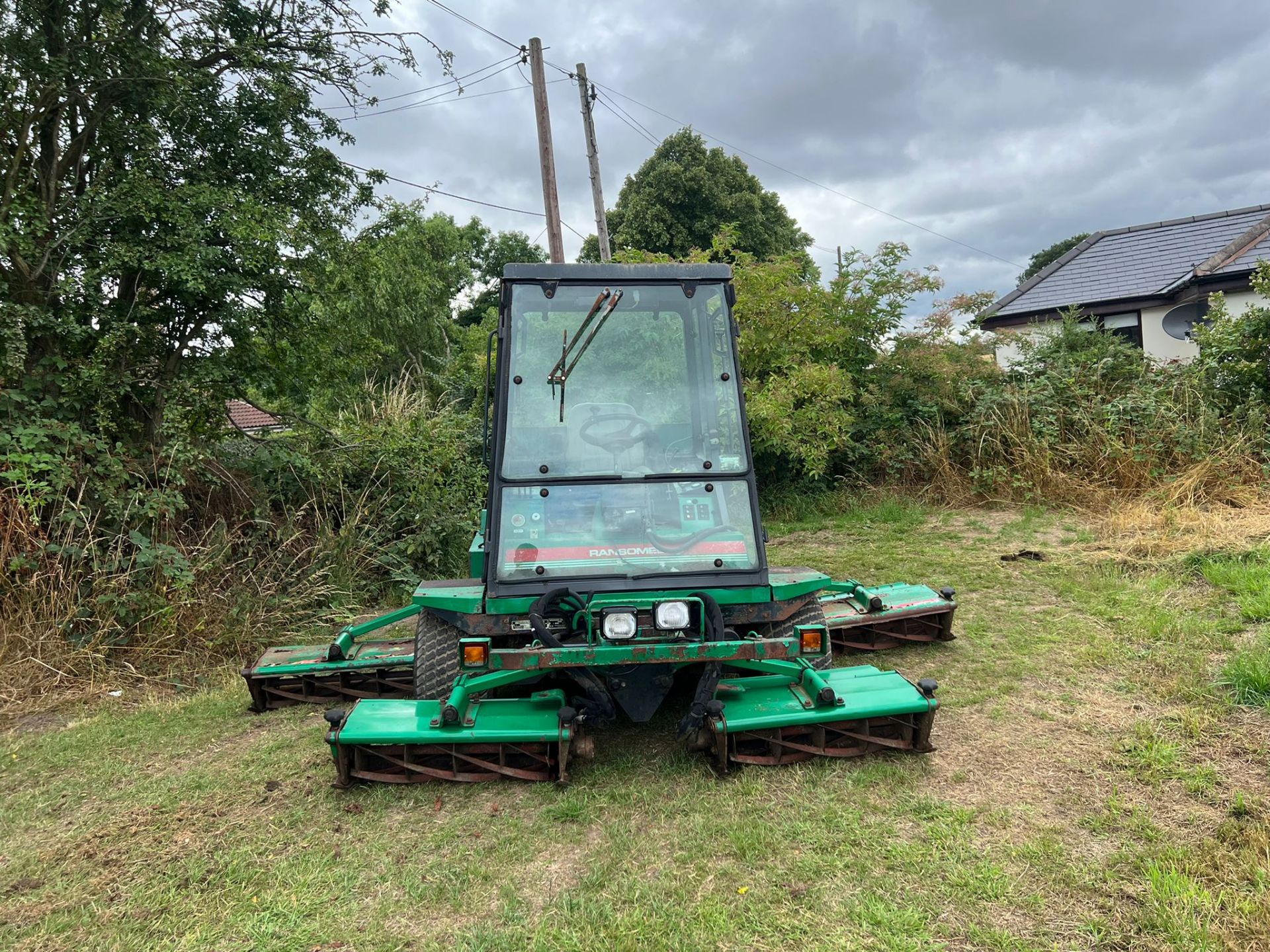 RANSOMES 3510 5 GANG RIDE ON LAWN MOWER *PLUS VAT* - Image 3 of 6