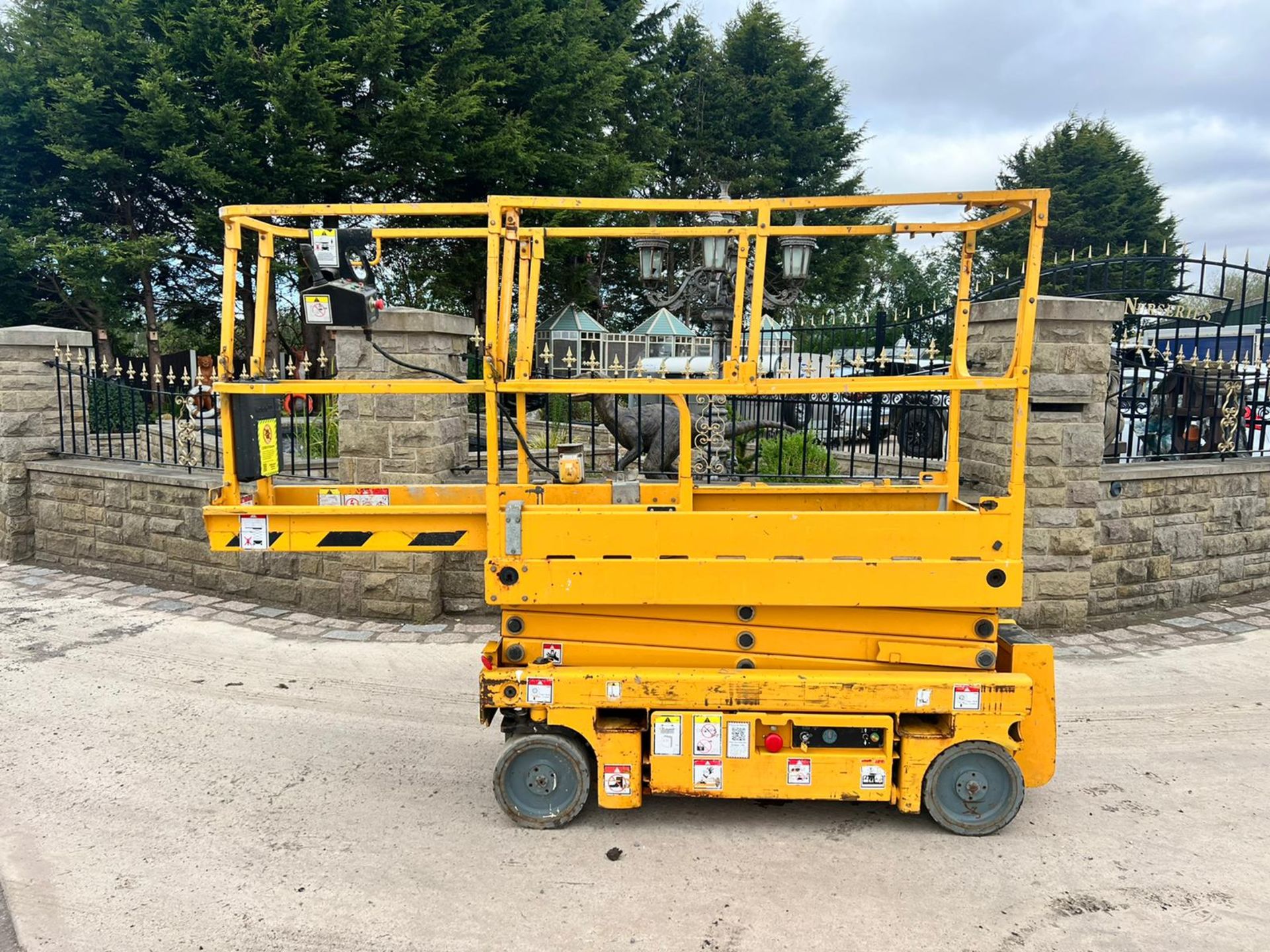 2011 Haulotte Optimum 8 Electric Scissor Lift *PLUS VAT* - Image 11 of 15