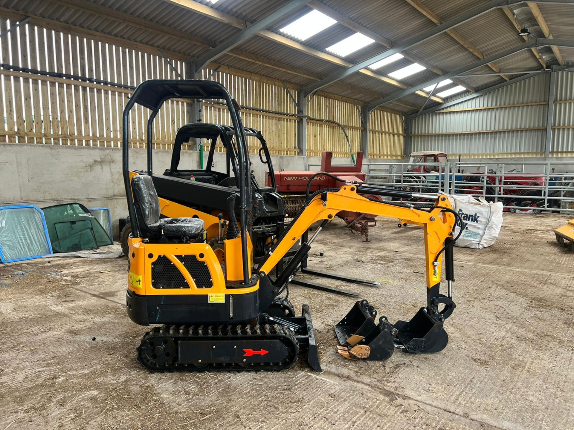 New And Unused LM10 1 Ton Mini Digger *PLUS VAT* - Image 6 of 8