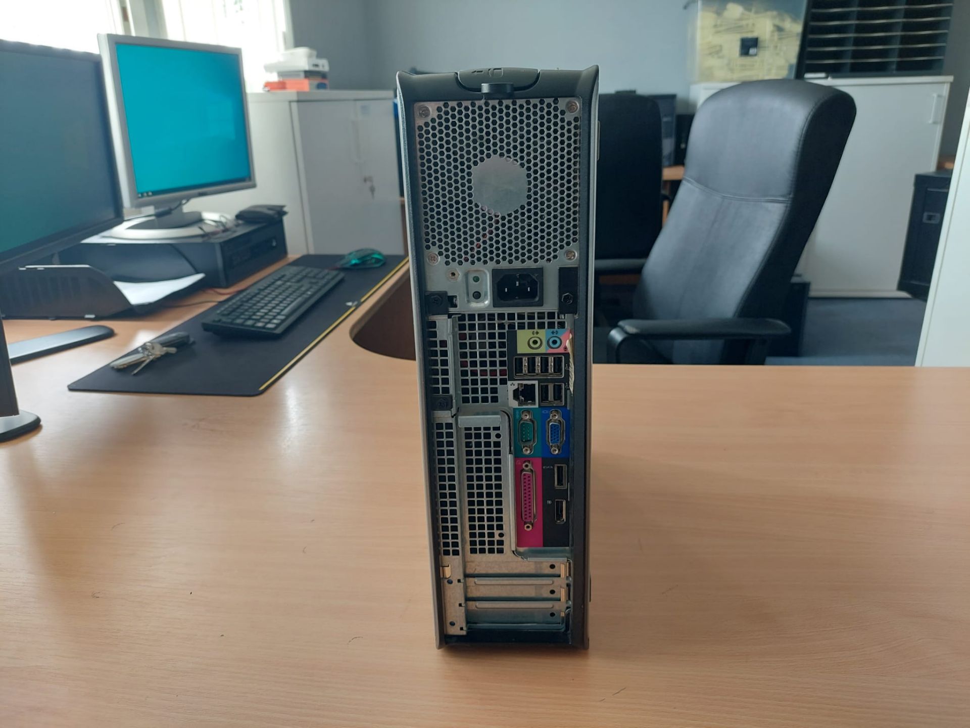 Dell Optiplex 780 Desktop PC w/ Intel Core 2 Quad Q6600 *NO VAT* - Image 3 of 17