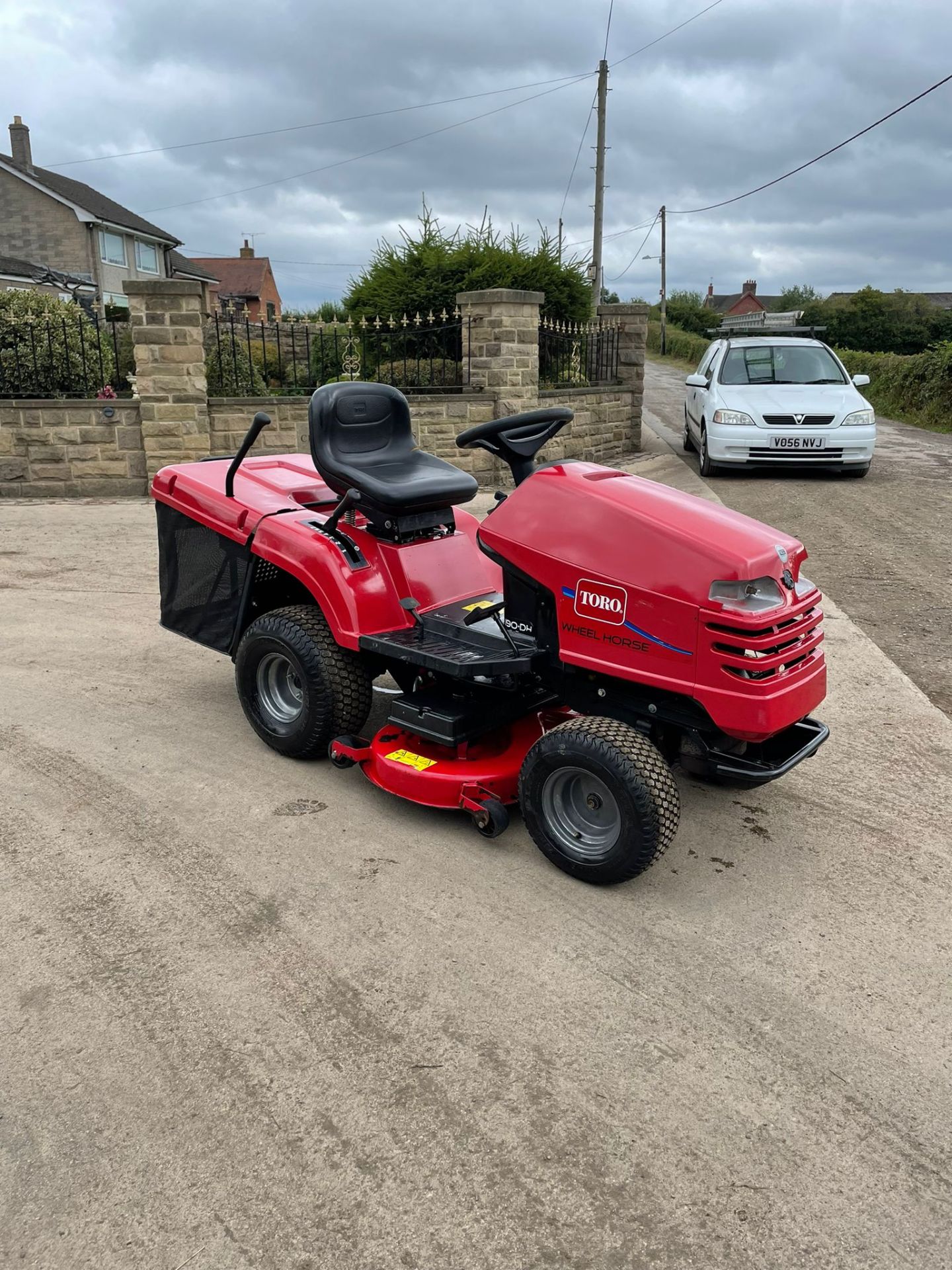 TORO 190-DH RIDE ON LAWN MOWER *NO VAT*