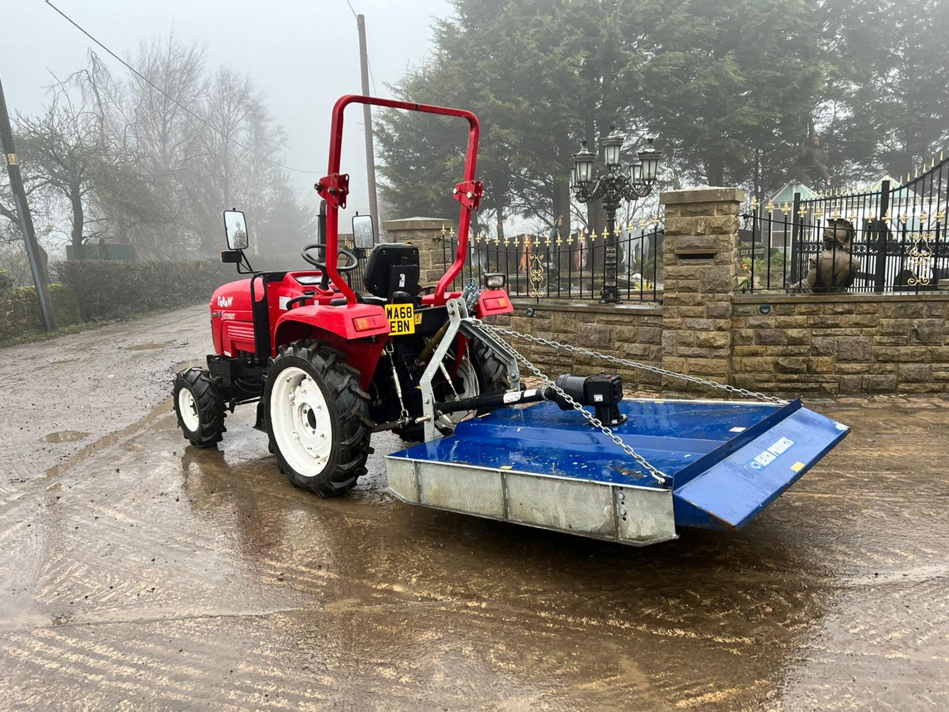 SIROMER 204E 20hp 4WD COMPACT TRACTOR WITH TOPPER, RUNS DRIVES AND CUTS, 326 HOURS *PLUS VAT* - Image 4 of 15