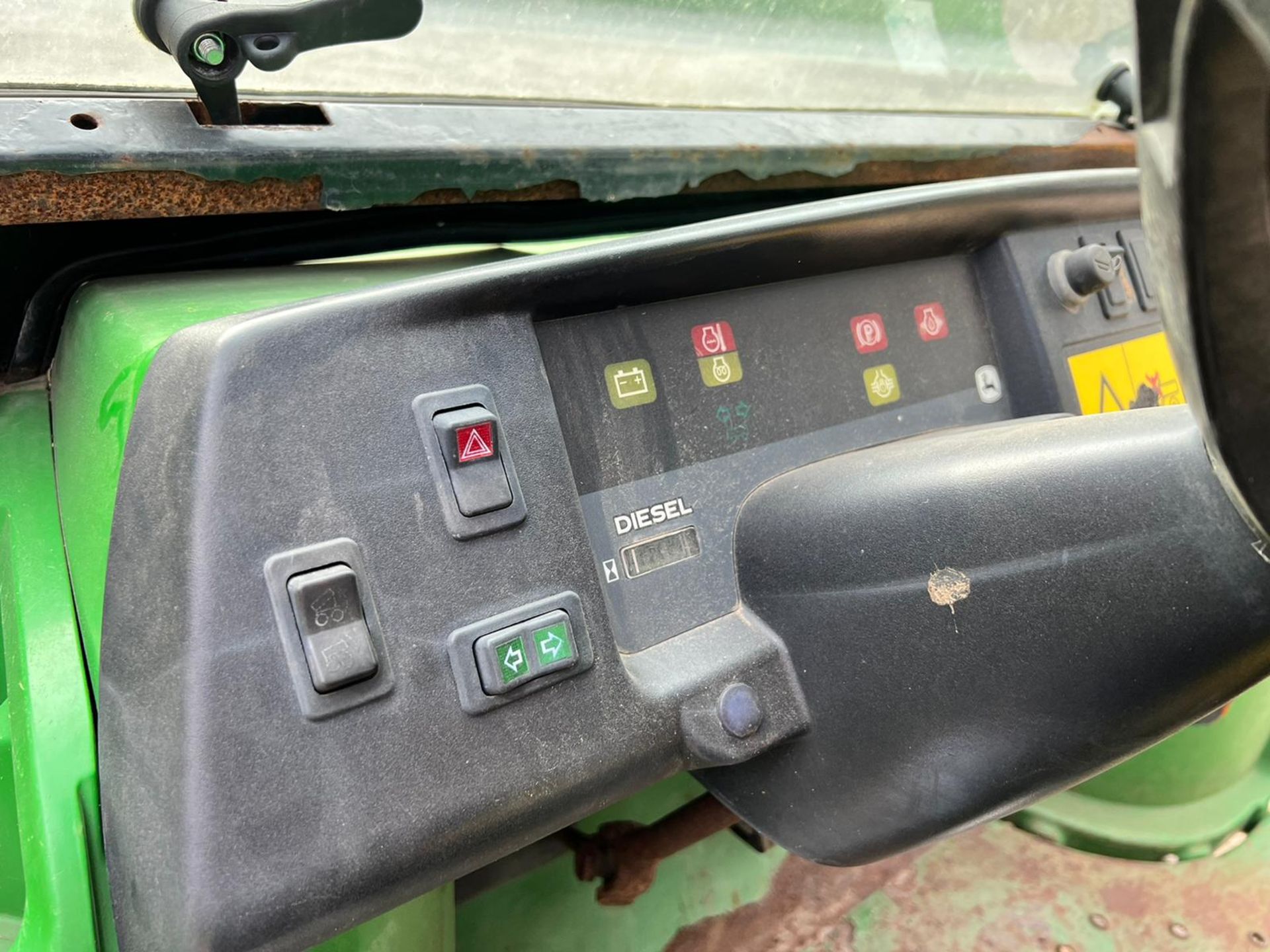 2009/59 JOHN DEERE TH6x4 DIESEL GATOR, SHOWING A LOW 1747 HOURS *PLUS VAT* - Image 11 of 15