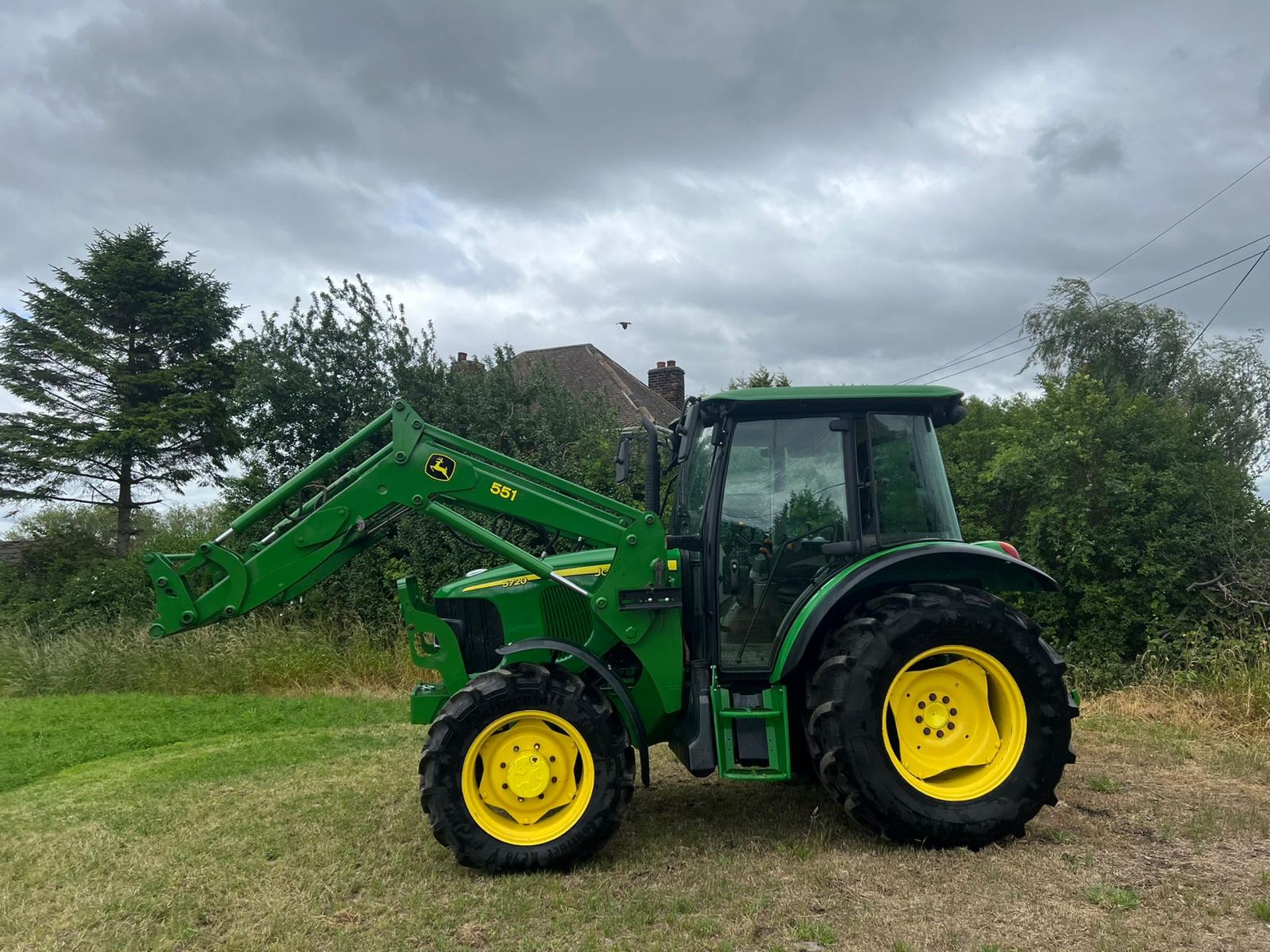 JOHN DEERE 5720 TRACTOR WITH FRONT LOADER *PLUS VAT* - Image 3 of 11