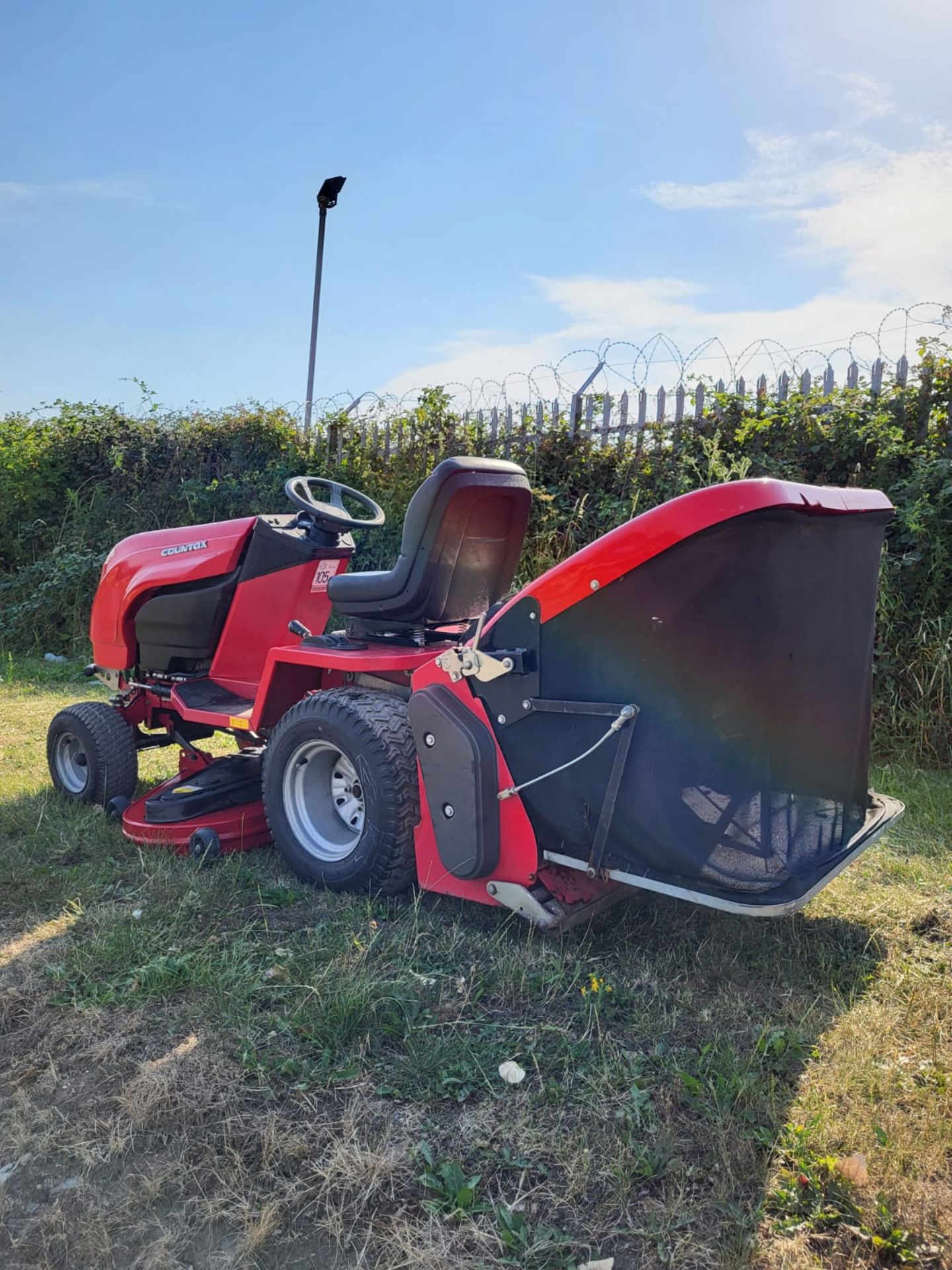 Countax D1850 Diesel Ride-On Mower *NO VAT* - Image 3 of 10