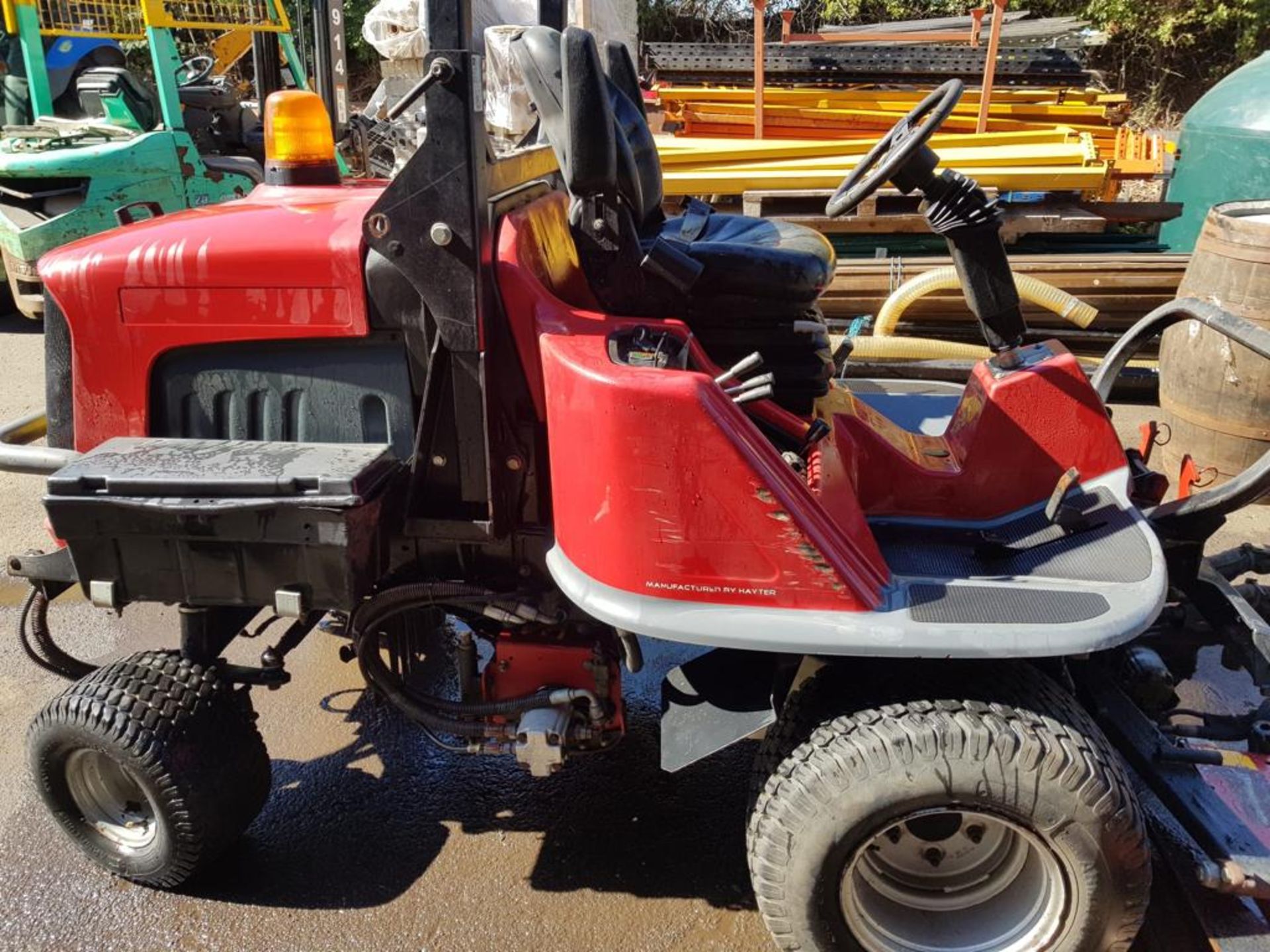 2012 TORO CYLINDER MOWER, EX-COUNCIL, ROAD REGISTERED *NO VAT* - Image 6 of 7