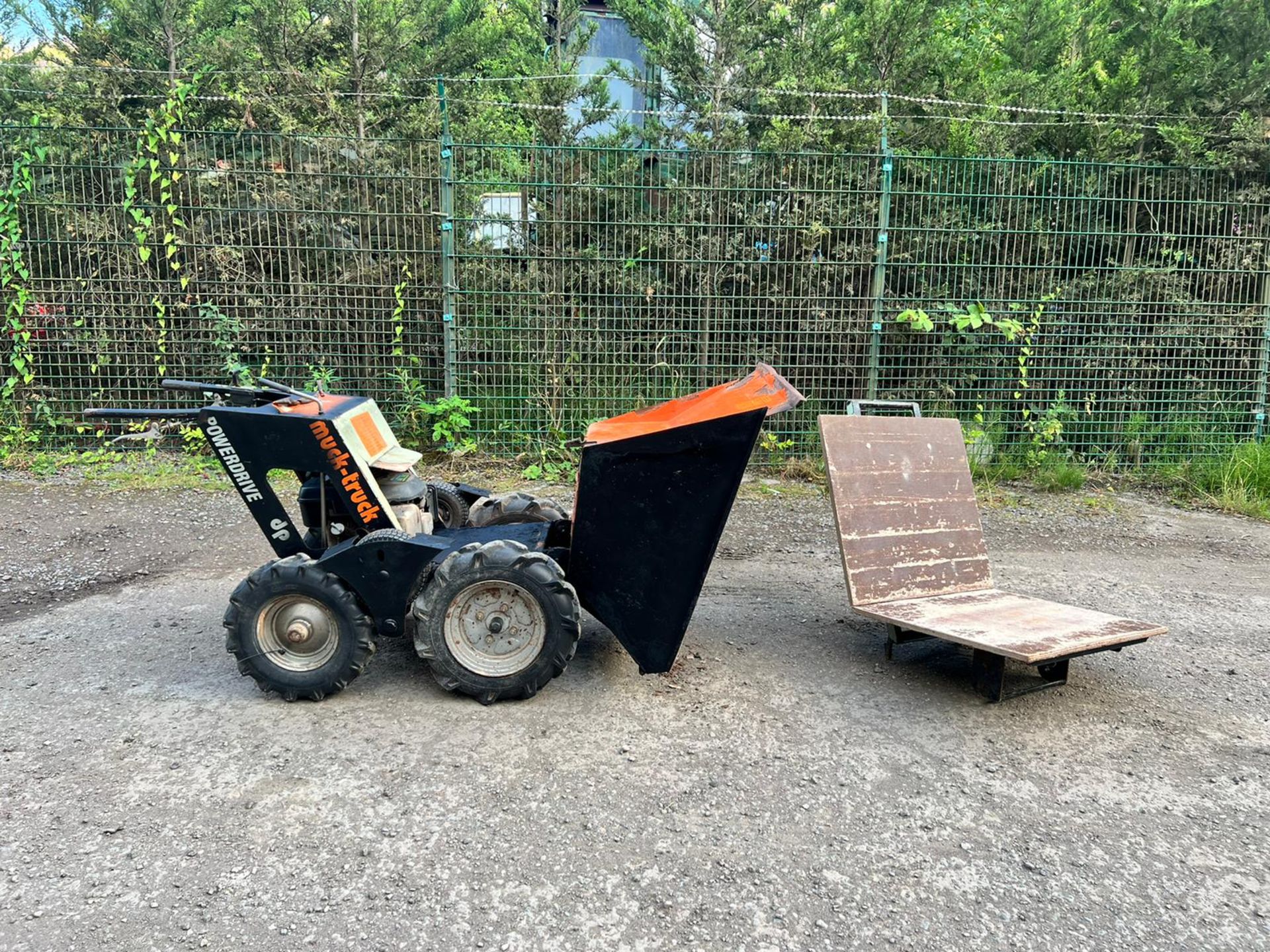 Mucktruck Powerdrive 1/4 Ton 4WD Dumper With Flatbed Body *PLUS VAT* - Image 3 of 8