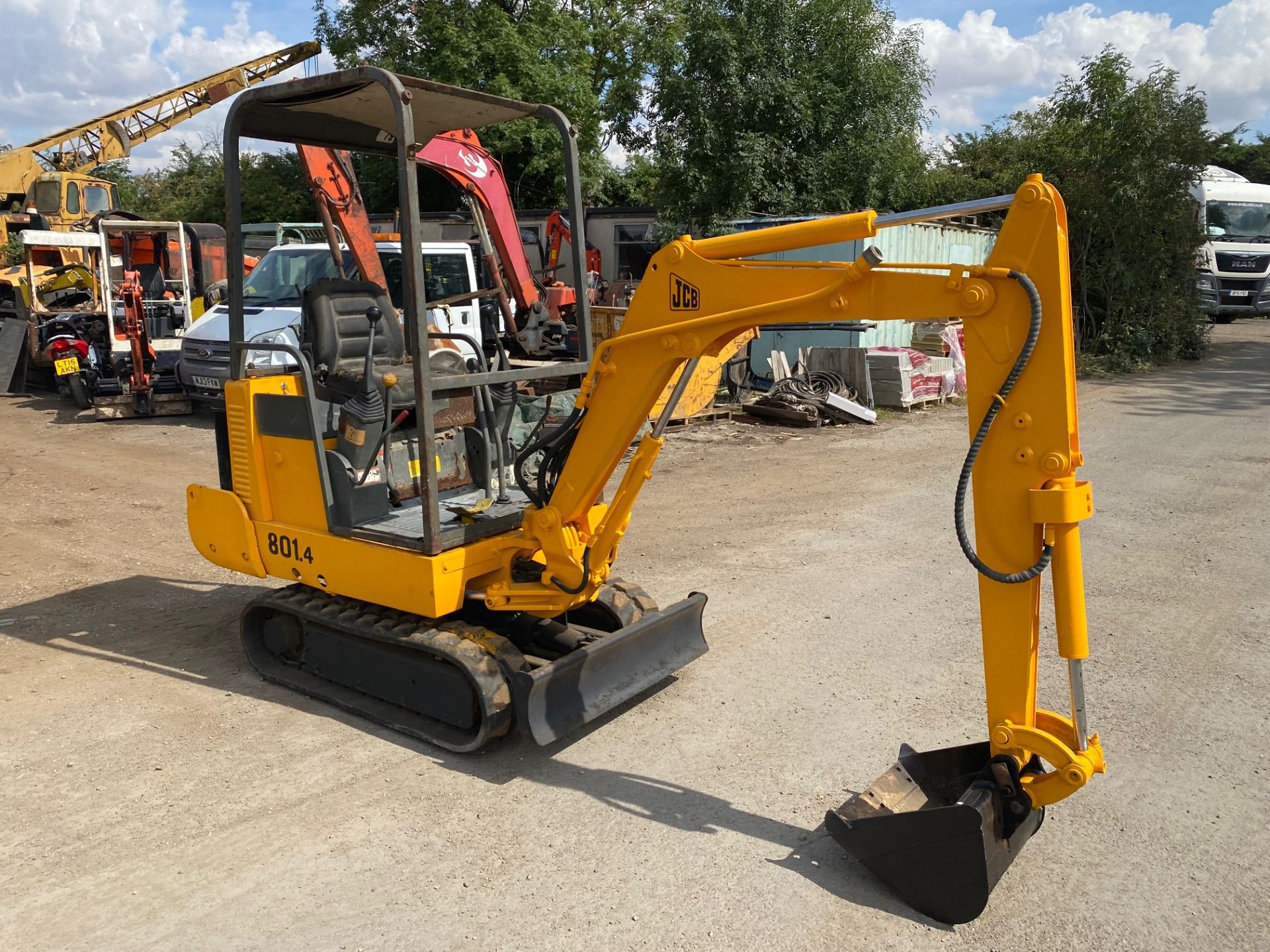 JCB 801.4 1.5 ton mini digger *PLUS VAT* - Image 2 of 4