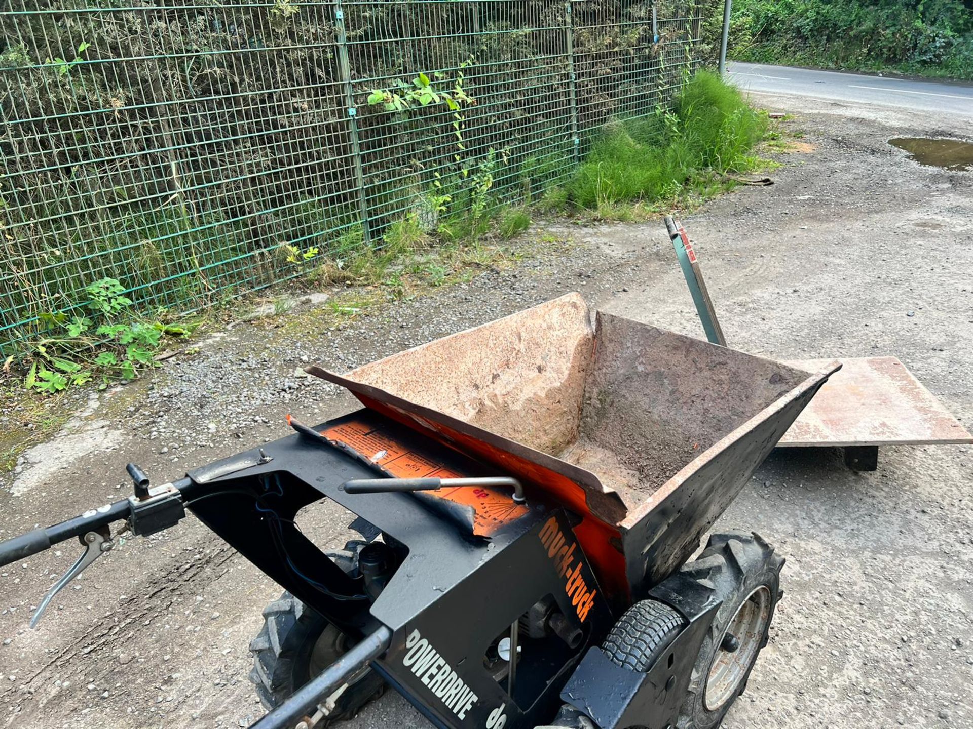 Mucktruck Powerdrive 1/4 Ton 4WD Dumper With Flatbed Body *PLUS VAT* - Image 6 of 8