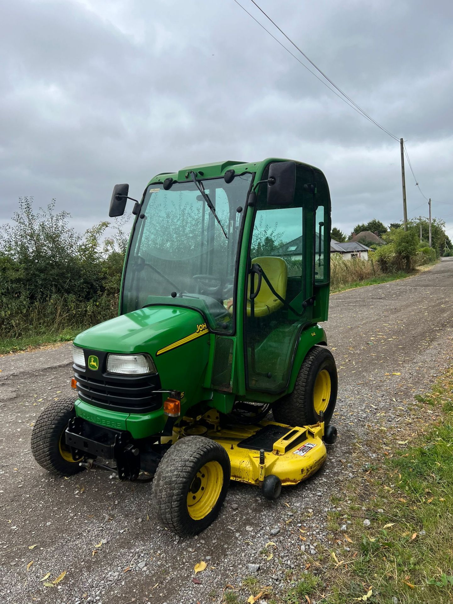 JOHN DEERE X595 DIESEL TRACTOR MOWER 4x4 *PLUS VAT* - Image 3 of 8