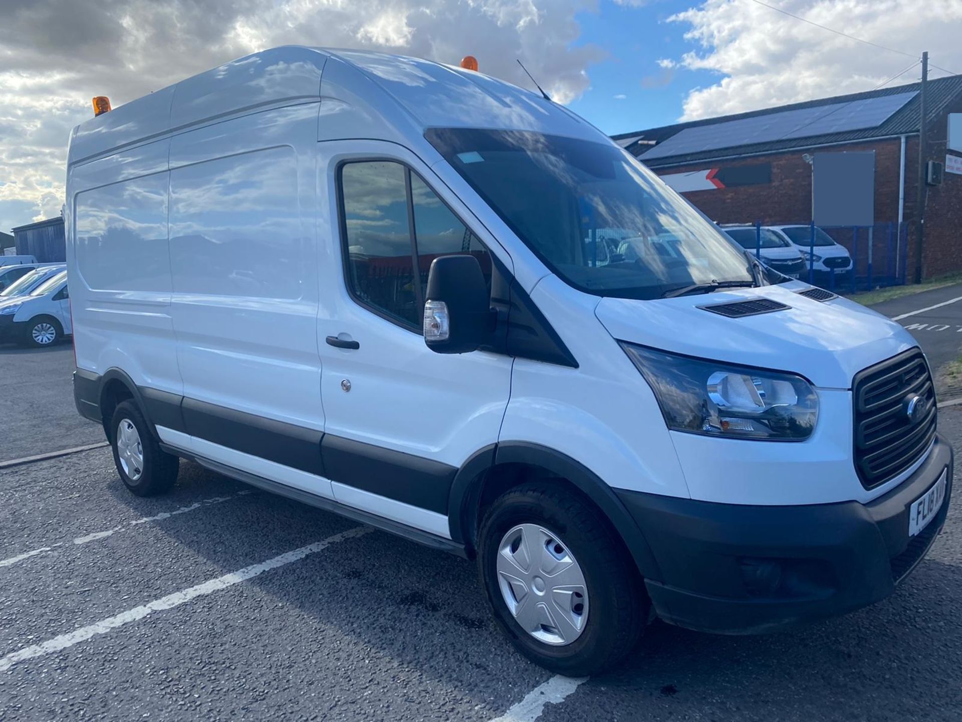 2018 FORD TRANSIT 350 WHITE PANEL VAN *PLUS VAT* - Image 3 of 11