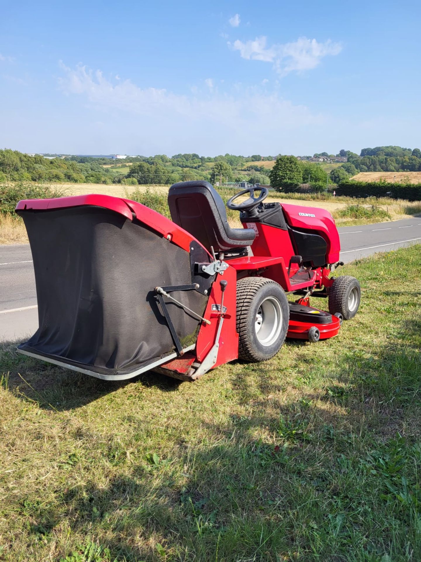 Countax D1850 Diesel Ride-On Mower *NO VAT* - Image 10 of 10