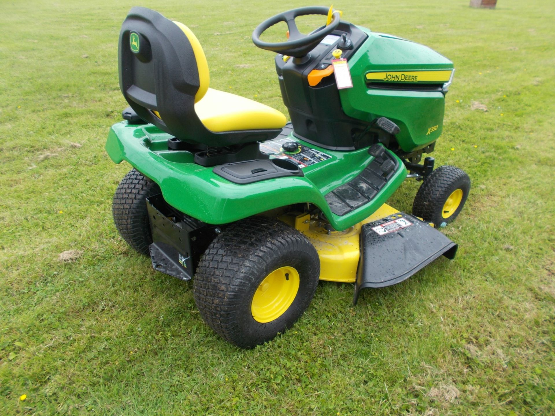 2022 JOHN DEERE X350 RIDE ON MOWER, BRAND NEW *PLUS VAT* - Image 6 of 16