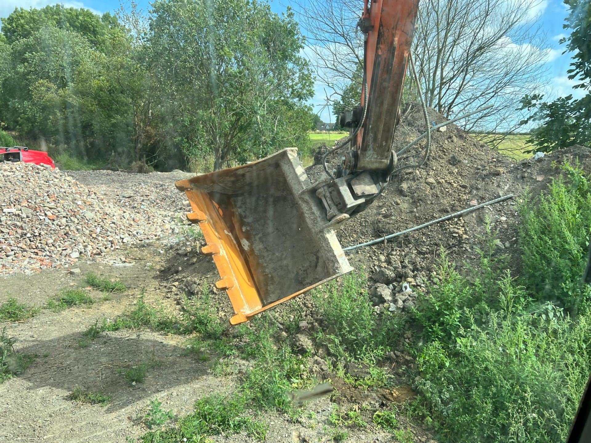 2015 Doosan DX140LC 14 Tonne Excavator With Geith Hydraulic Tilt Quick Hitch *PLUS VAT* - Image 23 of 28