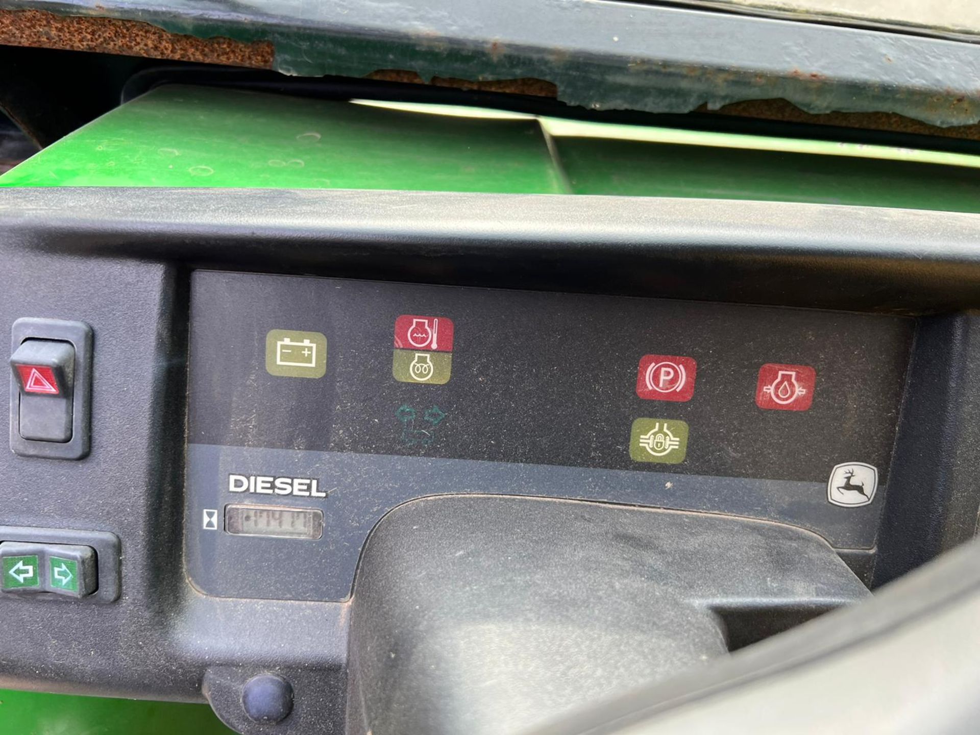 2009/59 JOHN DEERE TH6x4 DIESEL GATOR, SHOWING A LOW 1747 HOURS *PLUS VAT* - Image 9 of 15