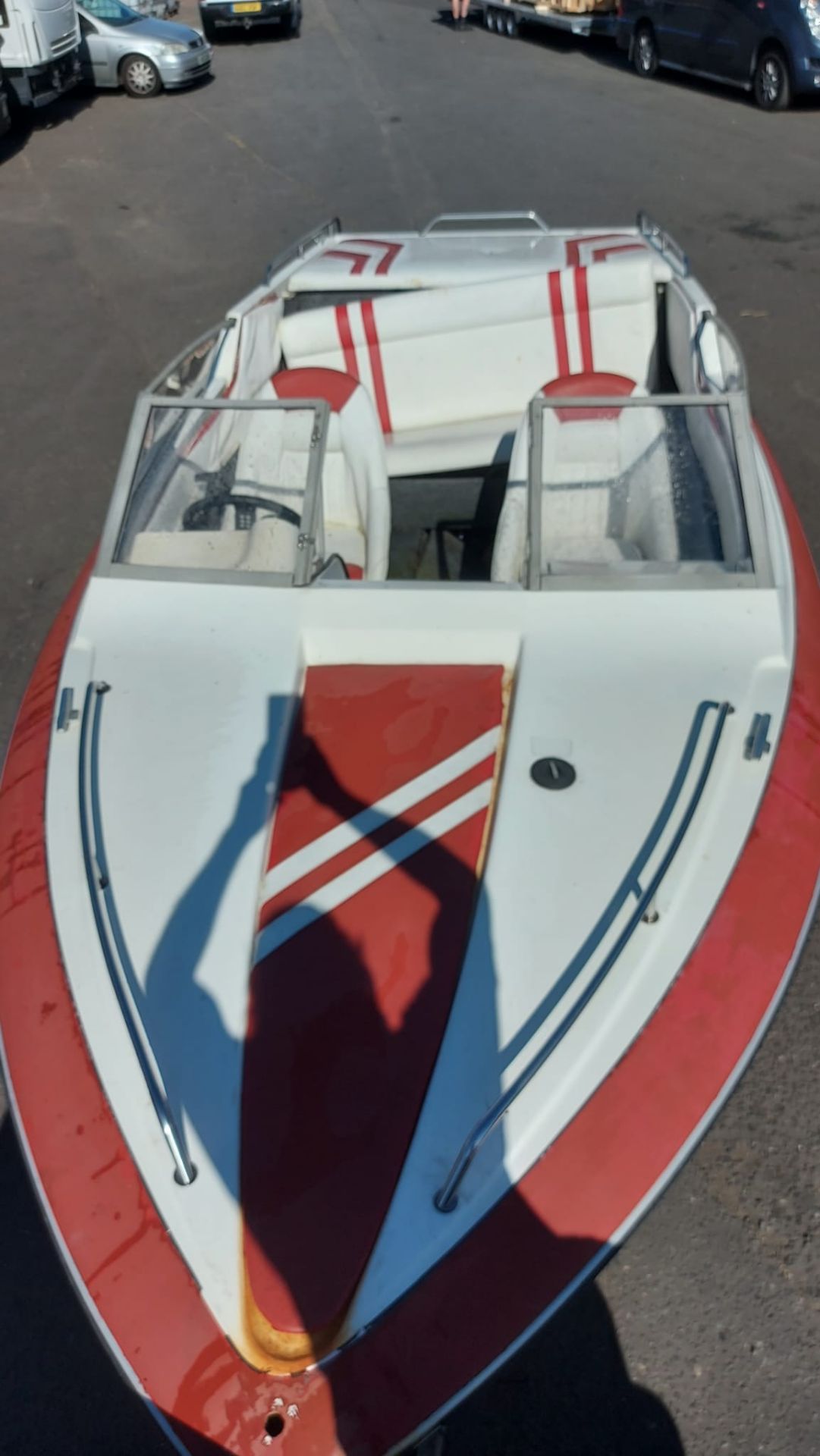 SPEED BOAT AND TRAILER, NO RESERVE! *NO VAT* - Image 5 of 8