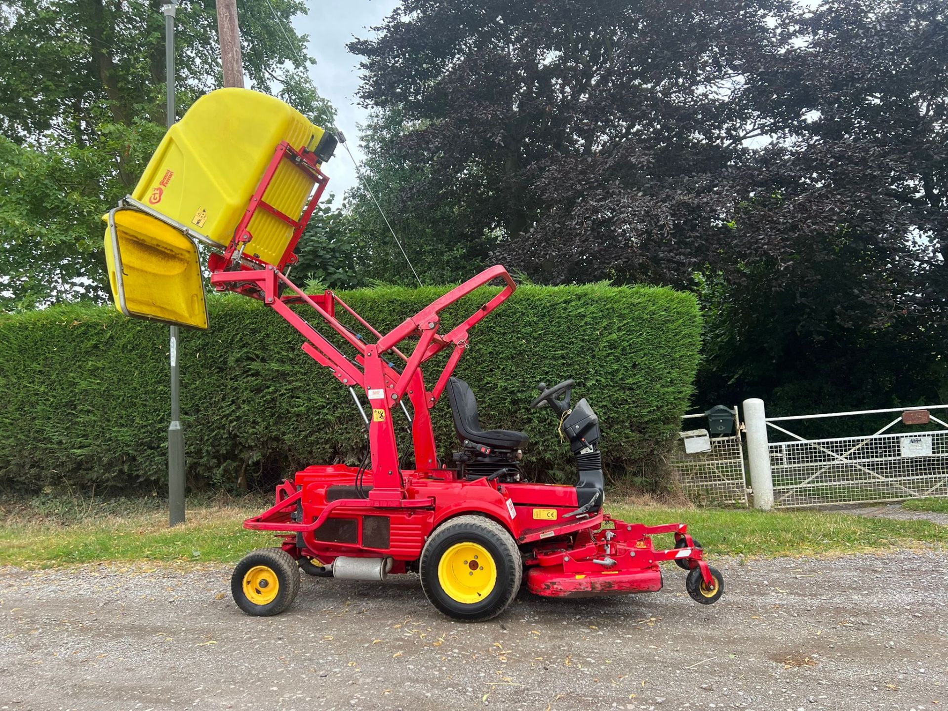 Gianni Ferrari PG280D Ride On Lawn Mower *PLUS VAT* - Image 6 of 11