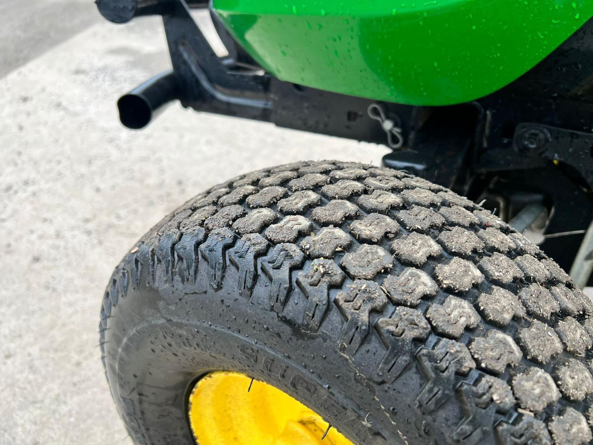 2015 JOHN DEERE X155R RIDE ON LAWN MOWER *PLUS VAT* - Image 14 of 15