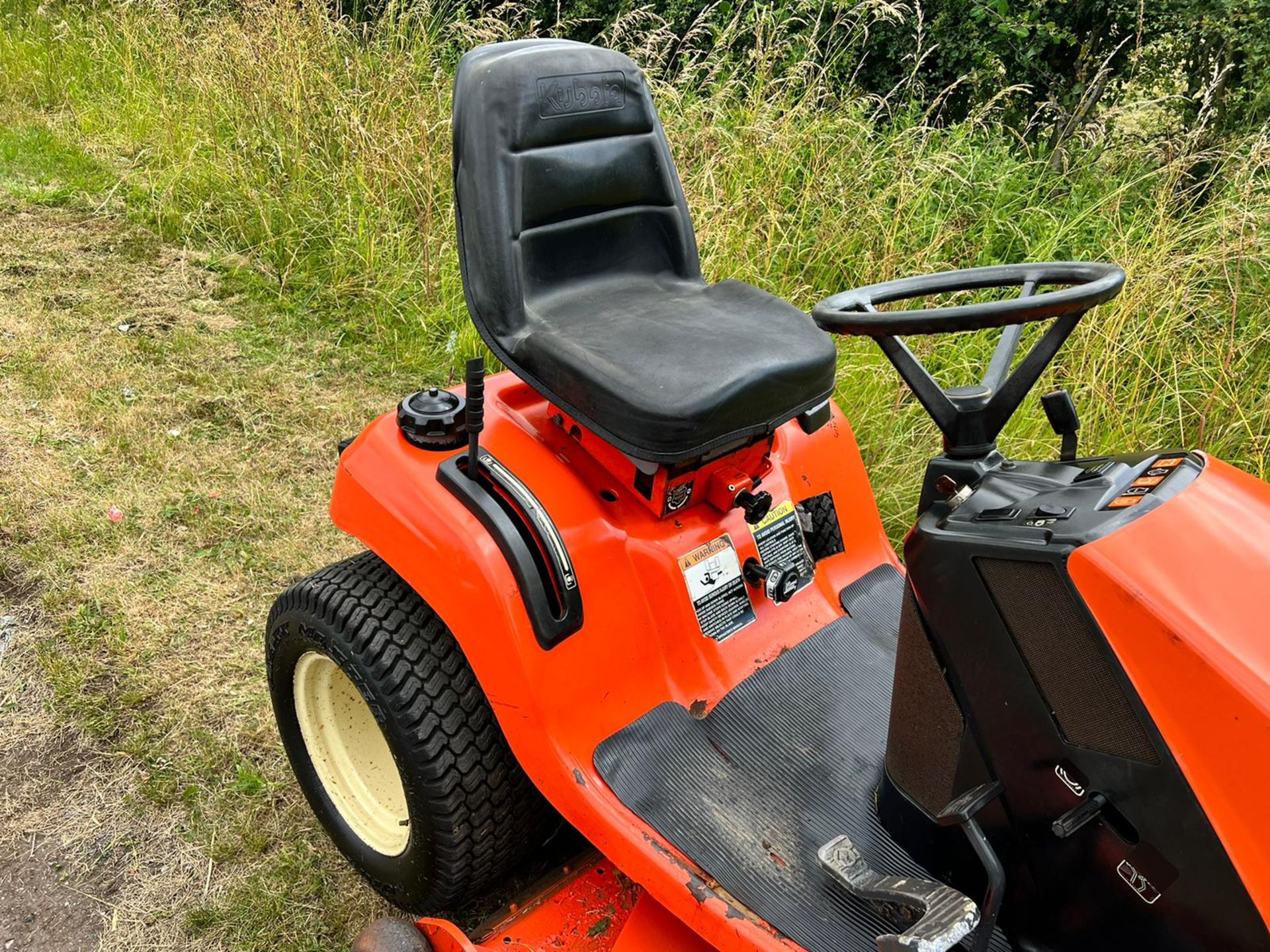 Kubota G2160 Diesel Ride On Mower *PLUS VAT* - Image 6 of 12