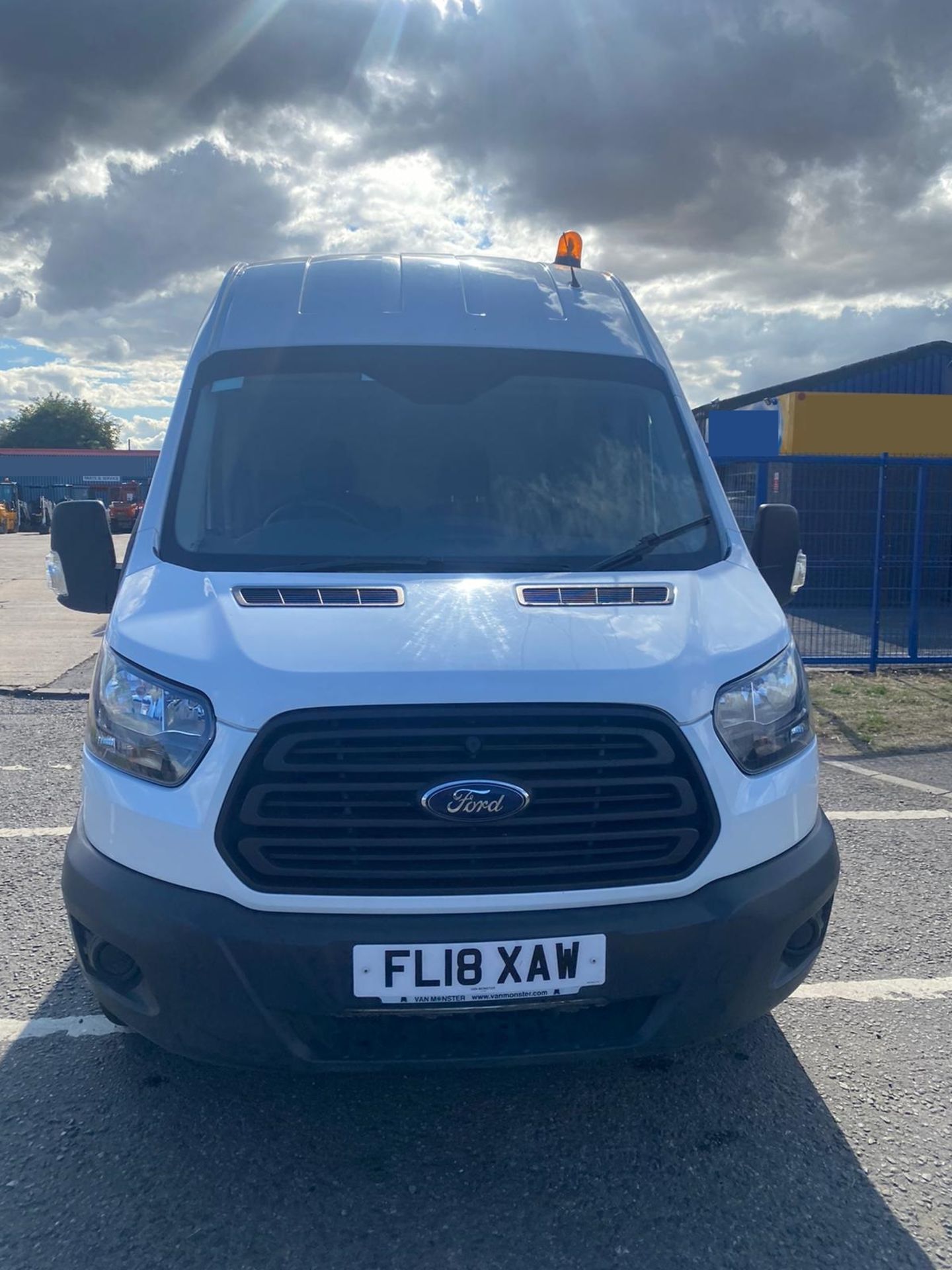 2018 FORD TRANSIT 350 WHITE PANEL VAN *PLUS VAT* - Image 2 of 11