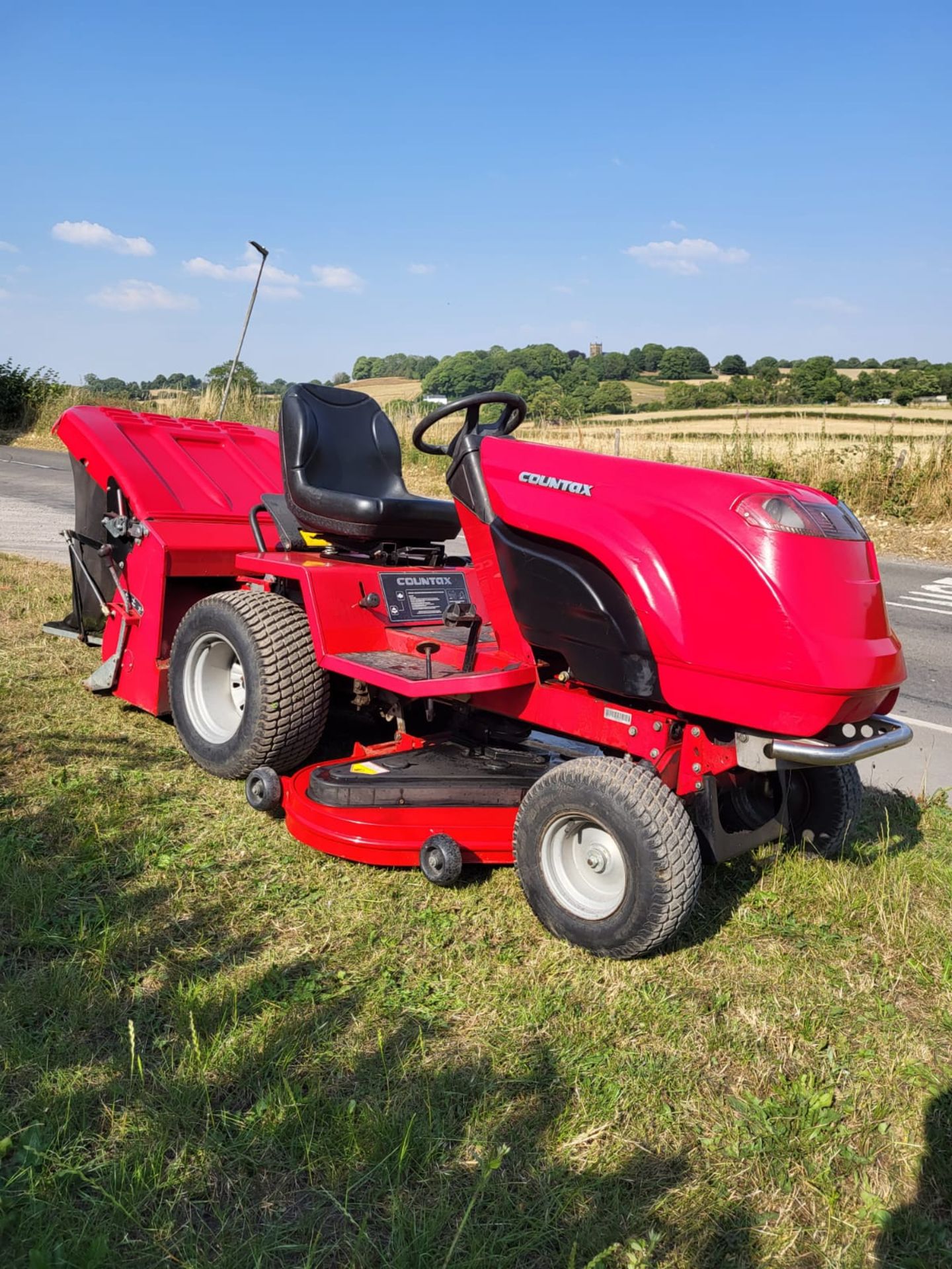 Countax D1850 Diesel Ride-On Mower *NO VAT* - Image 6 of 10