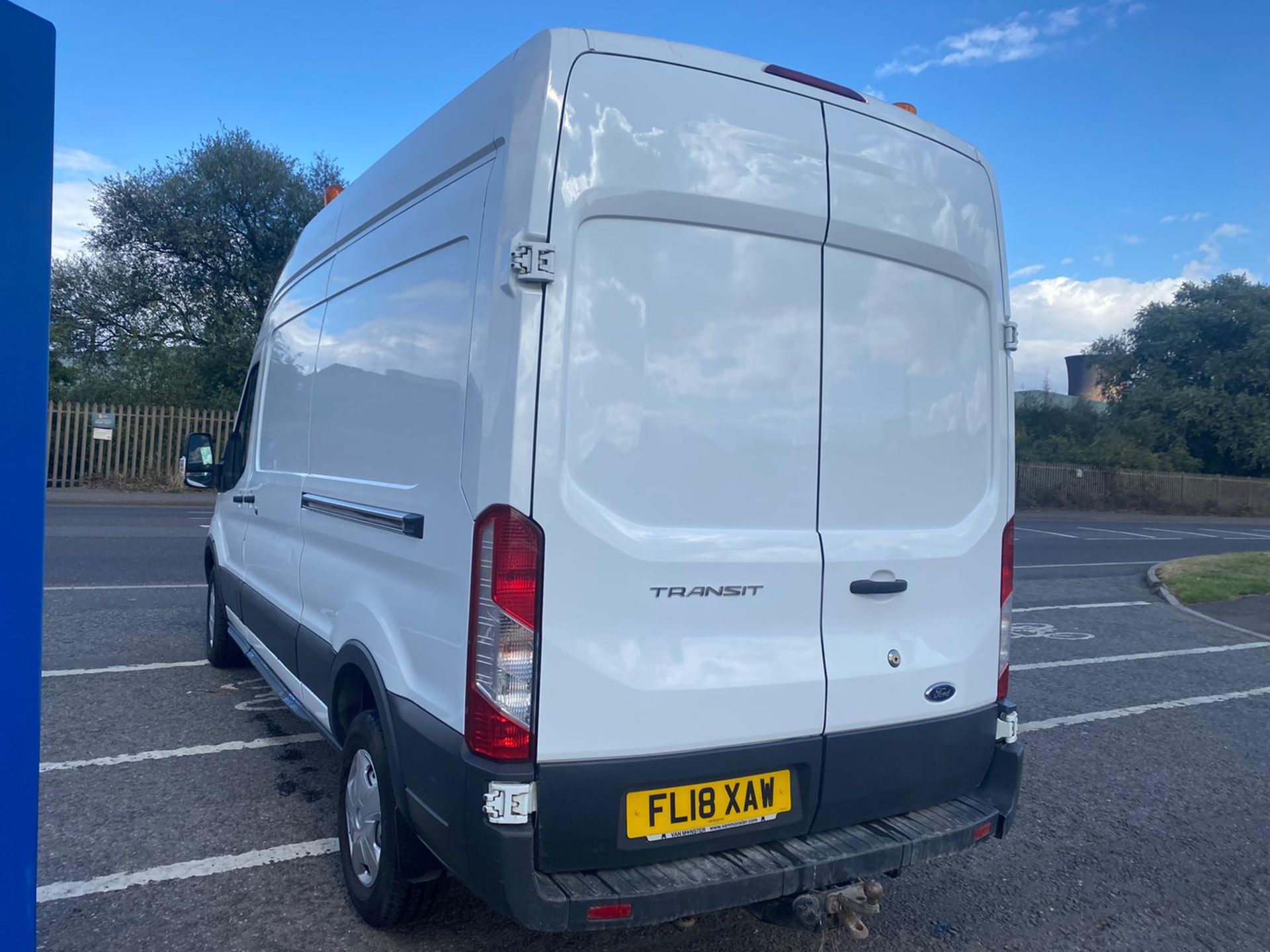 2018 FORD TRANSIT 350 WHITE PANEL VAN *PLUS VAT* - Image 4 of 11