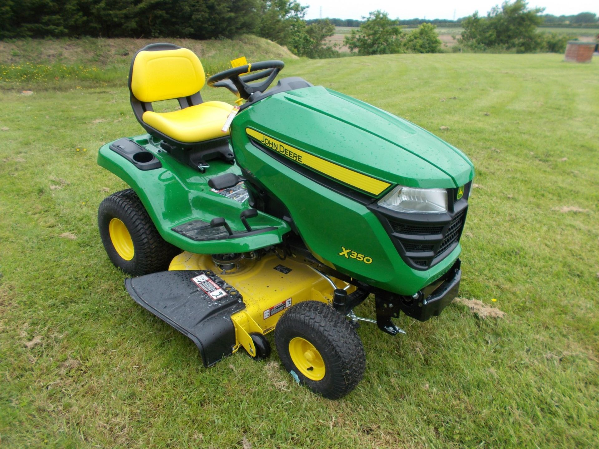 2022 JOHN DEERE X350 RIDE ON MOWER, BRAND NEW *PLUS VAT* - Image 4 of 16