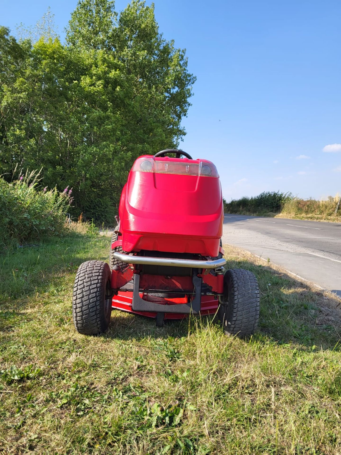 Countax D1850 Diesel Ride-On Mower *NO VAT* - Image 5 of 10