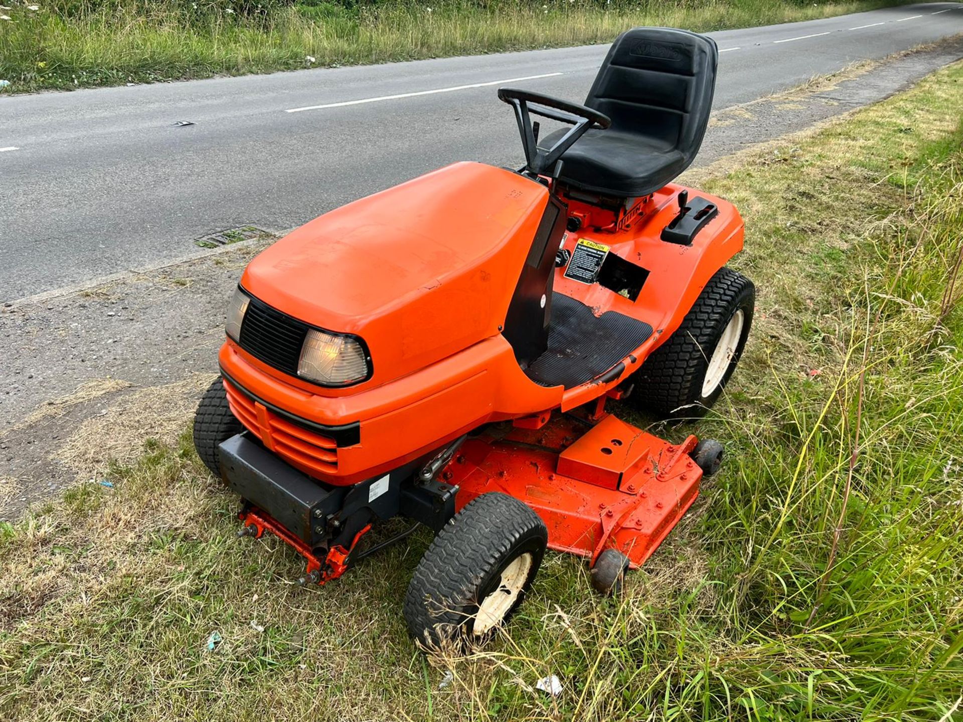 Kubota G2160 Diesel Ride On Mower *PLUS VAT* - Image 8 of 12