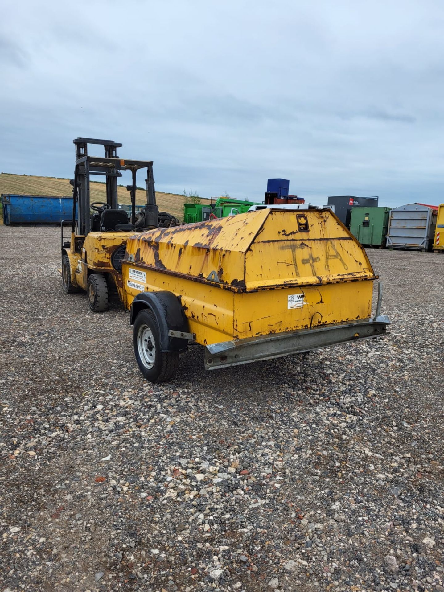 DIESEL BOWSER /TOWABLE 1000L C/W 12V ELECTRIC PUMP  WORKING ORDER - Image 5 of 8