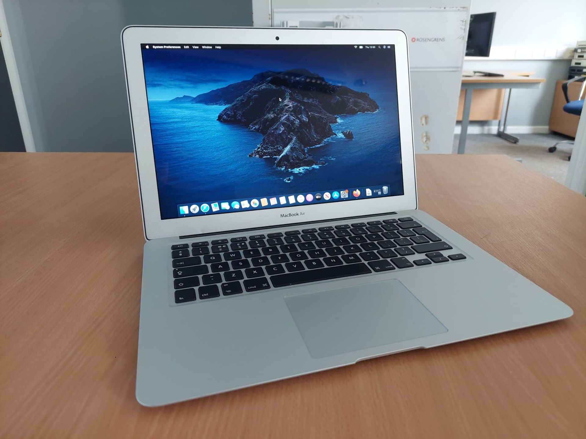 Apple 2015 Macbook Air w/ 13 Inch Display and Dual Core Intel i5 CPU *NO VAT*