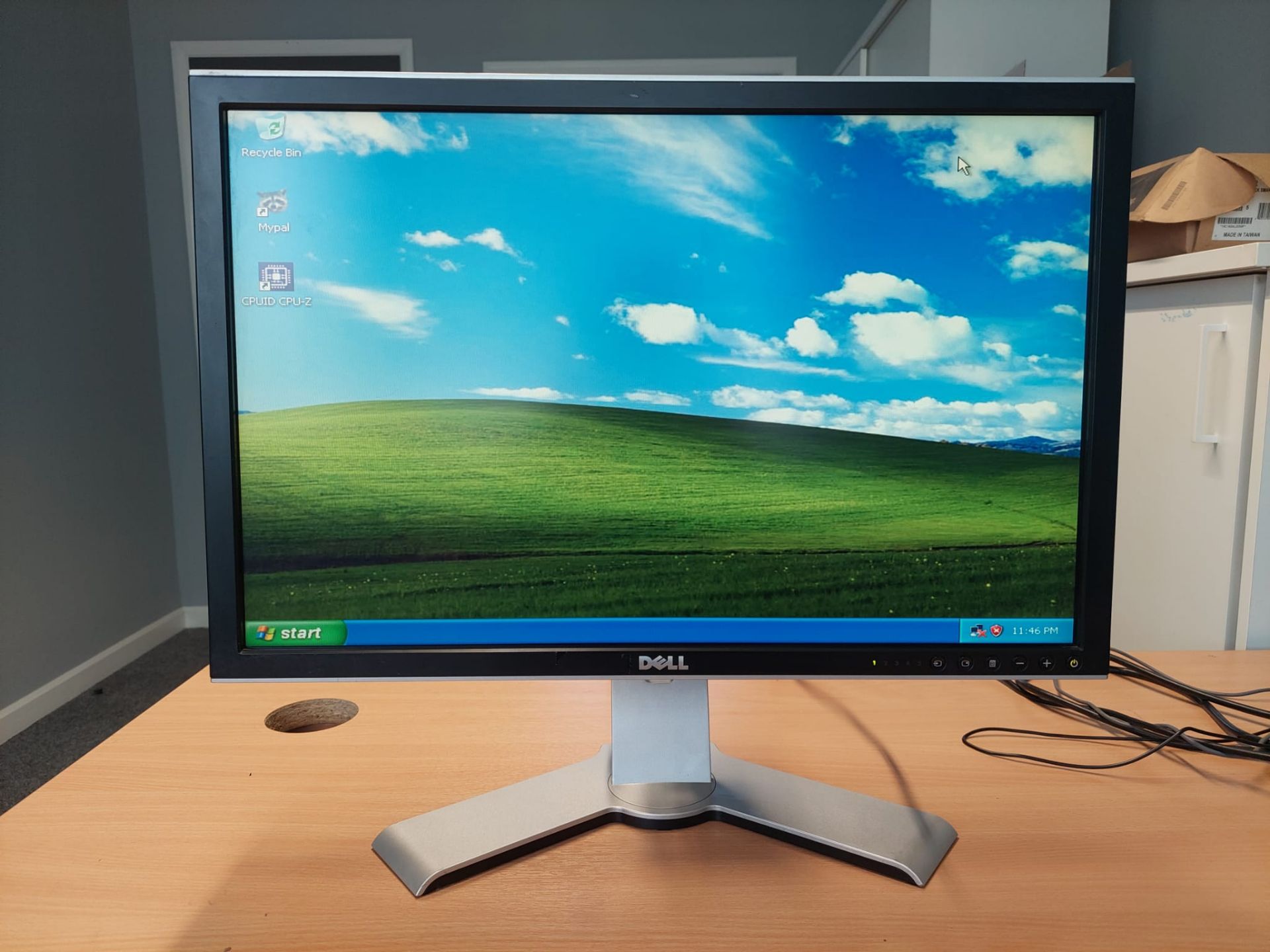 Dell 23.5 Inch Widescreen Monitor *NO VAT* - Image 3 of 9