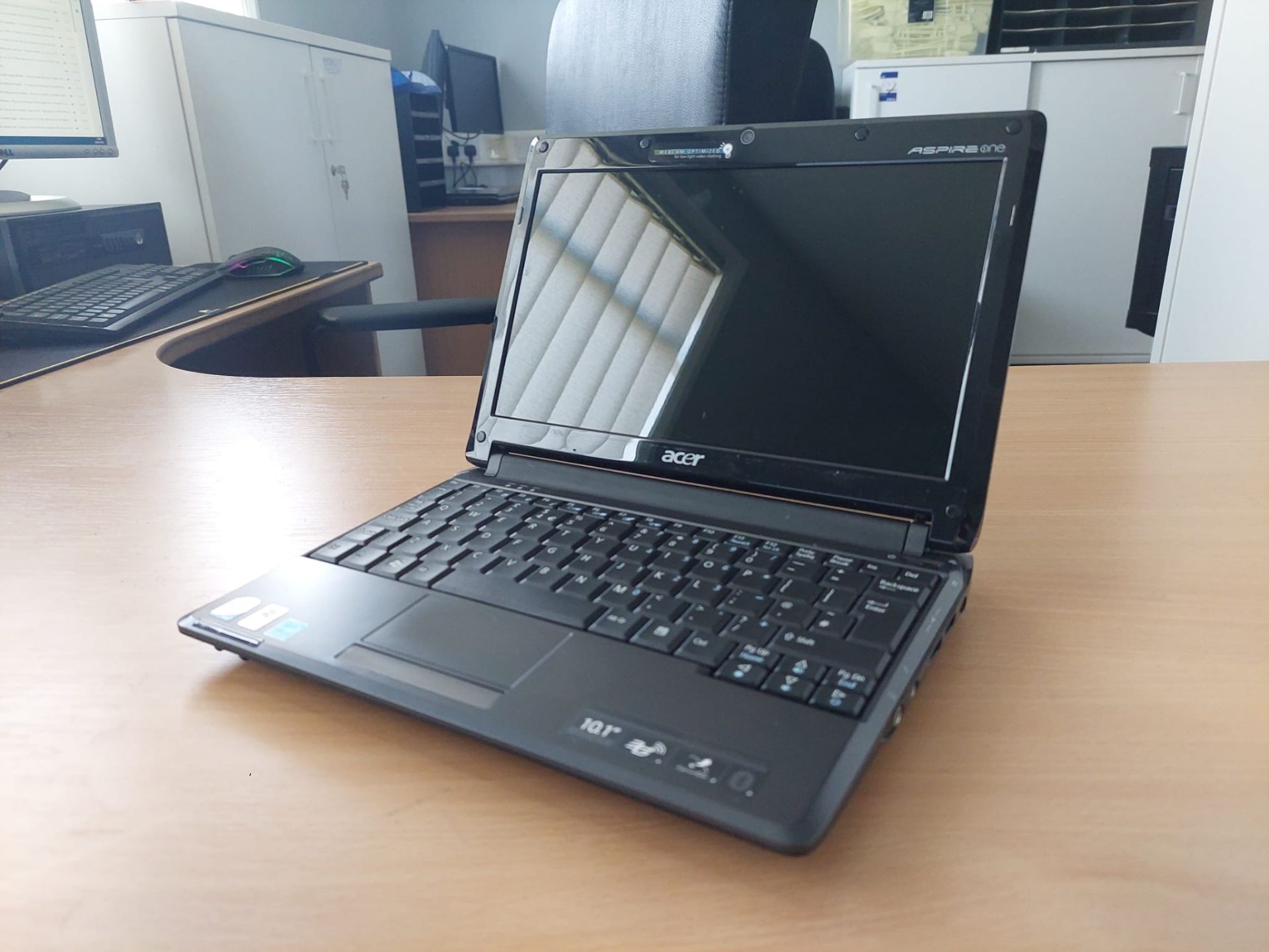 Acer Aspire One Netbook w/ Intel Atom N270 CPU *NO VAT* - Image 2 of 7