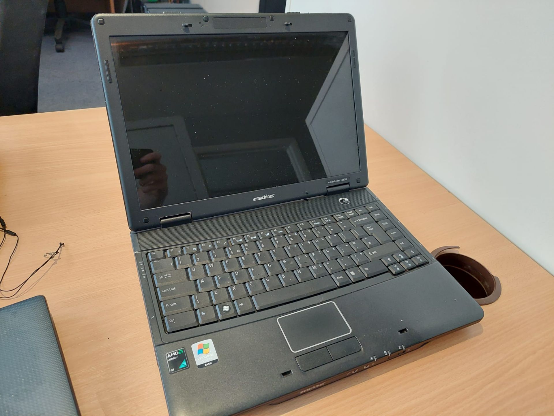 4x Broken Laptops, Varying Manufacturers and Faults, No Reserve *NO VAT* - Image 3 of 9