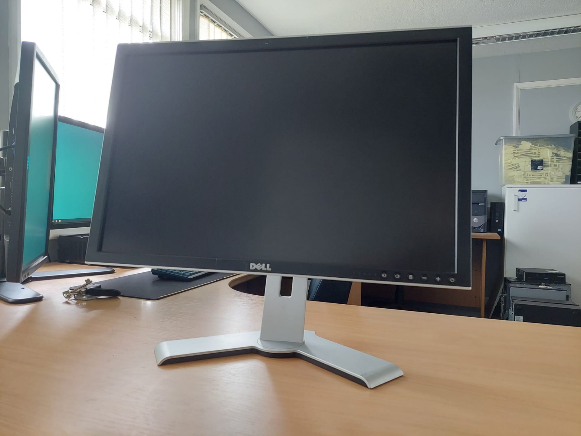 Dell 23.5 Inch Widescreen Monitor *NO VAT* - Image 2 of 9